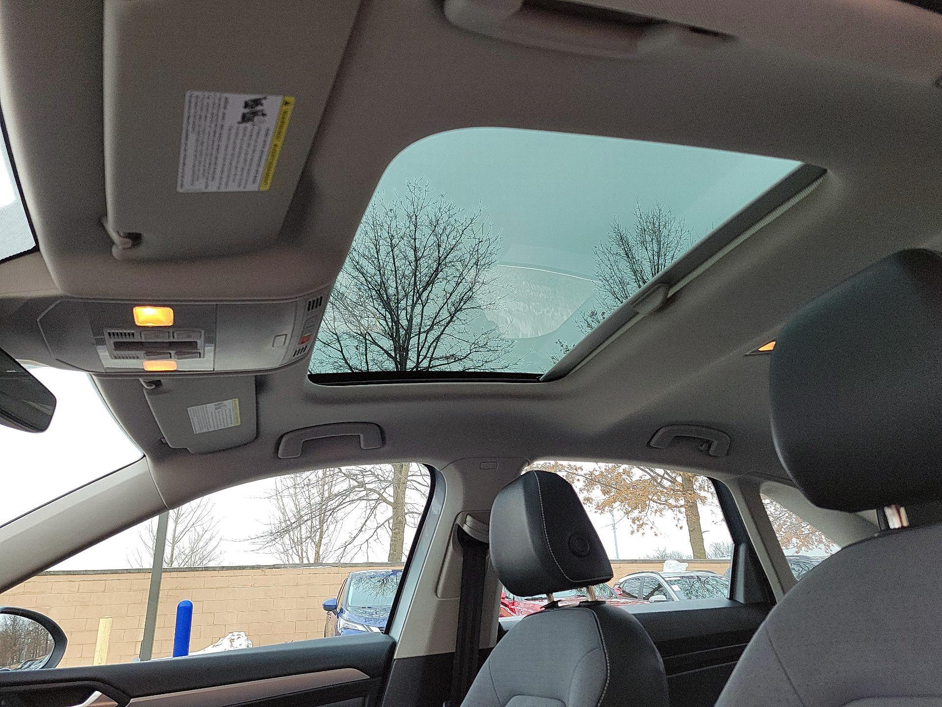 Thumbnail: 2025 Volkswagen Jetta - 17