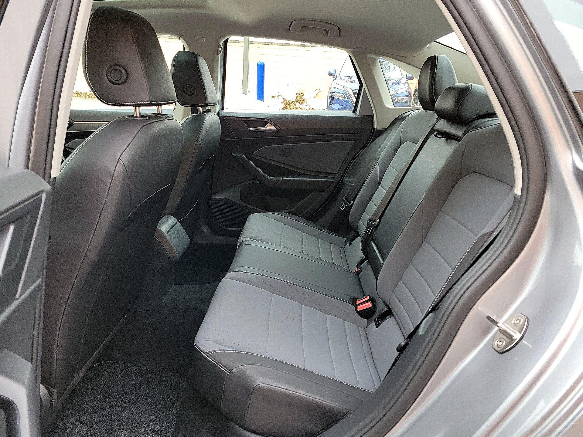 Thumbnail: 2025 Volkswagen Jetta - 18