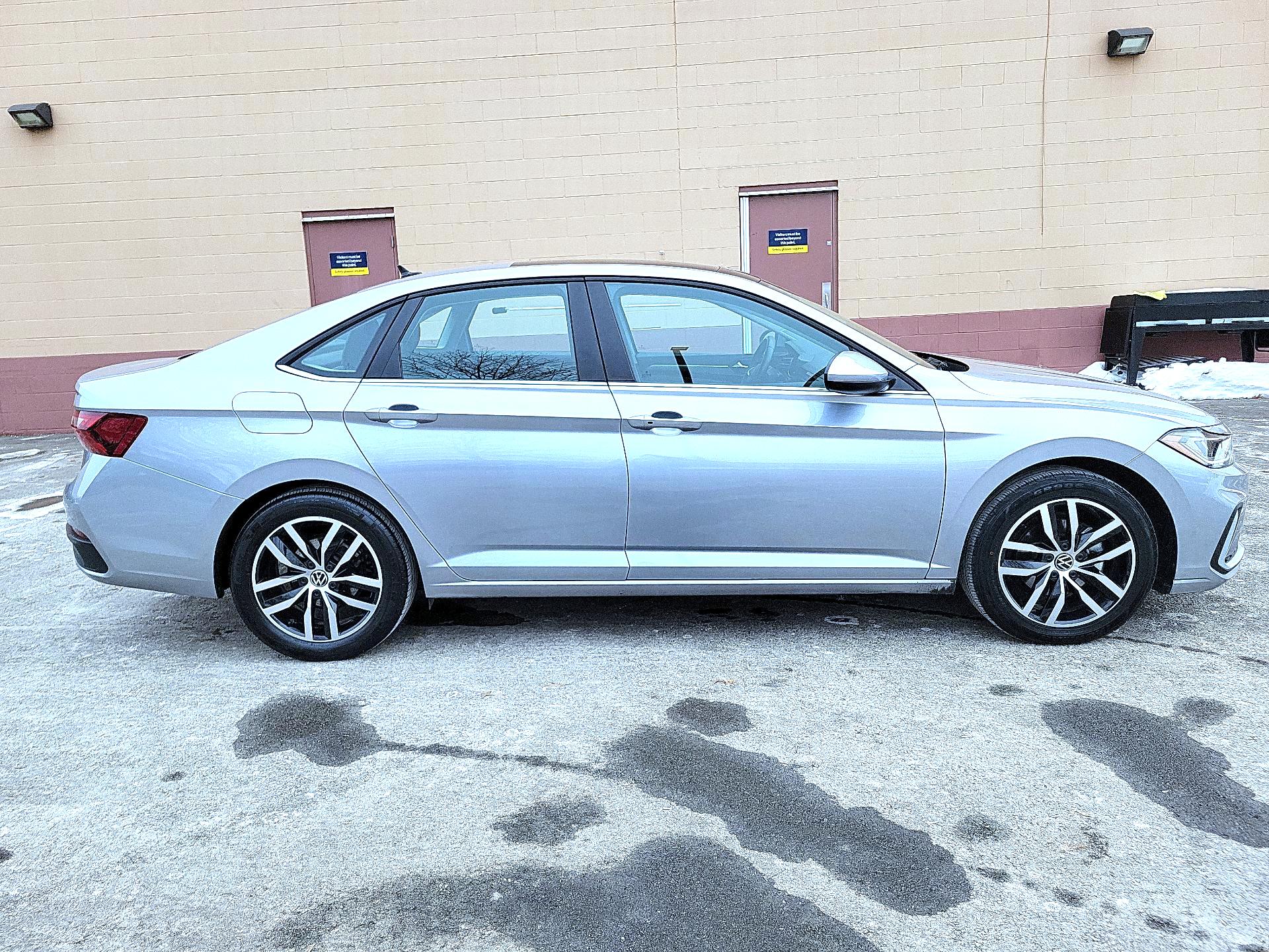 Thumbnail: 2025 Volkswagen Jetta - 4