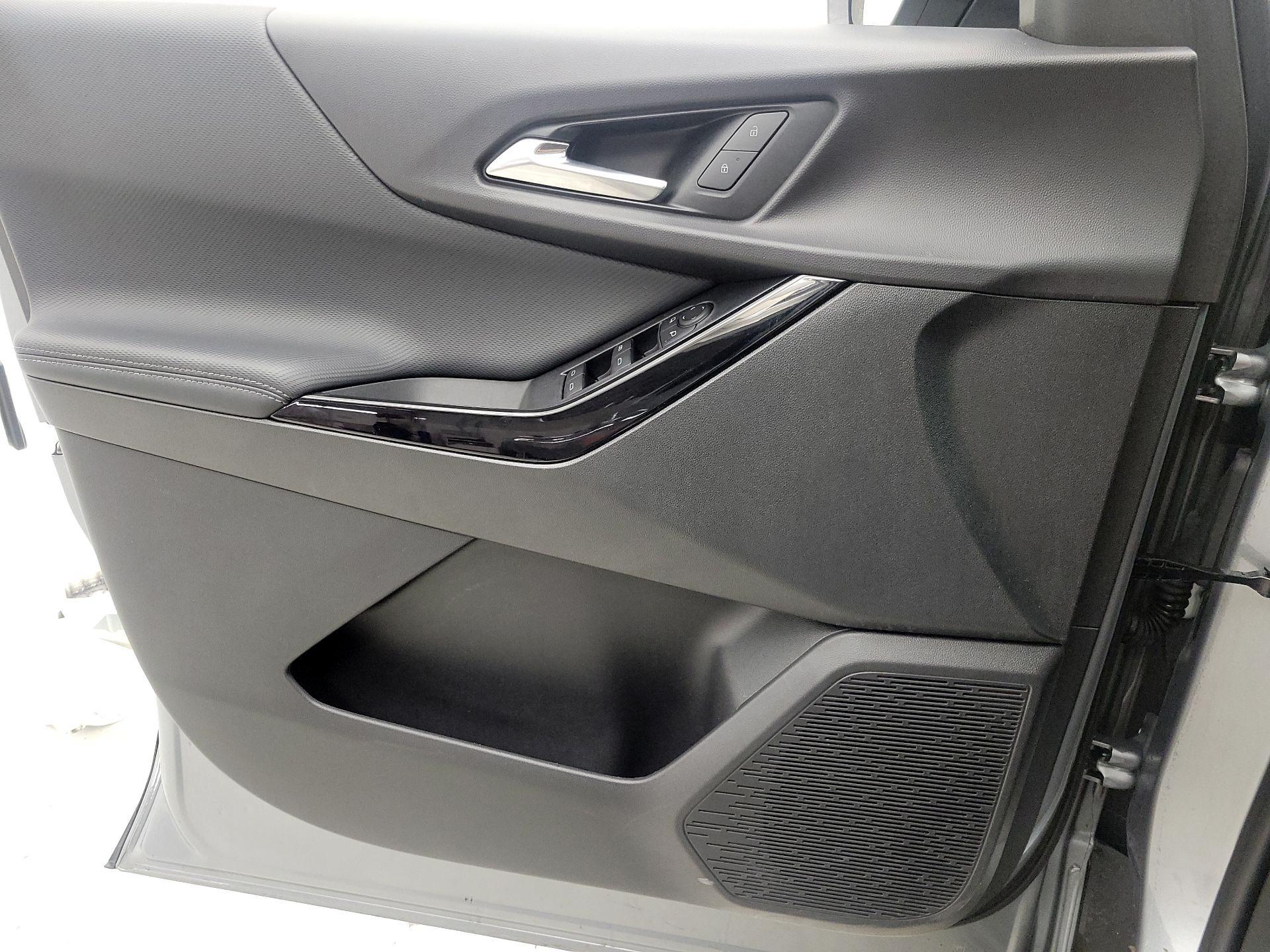 Thumbnail: 2025 Chevrolet Equinox - 12