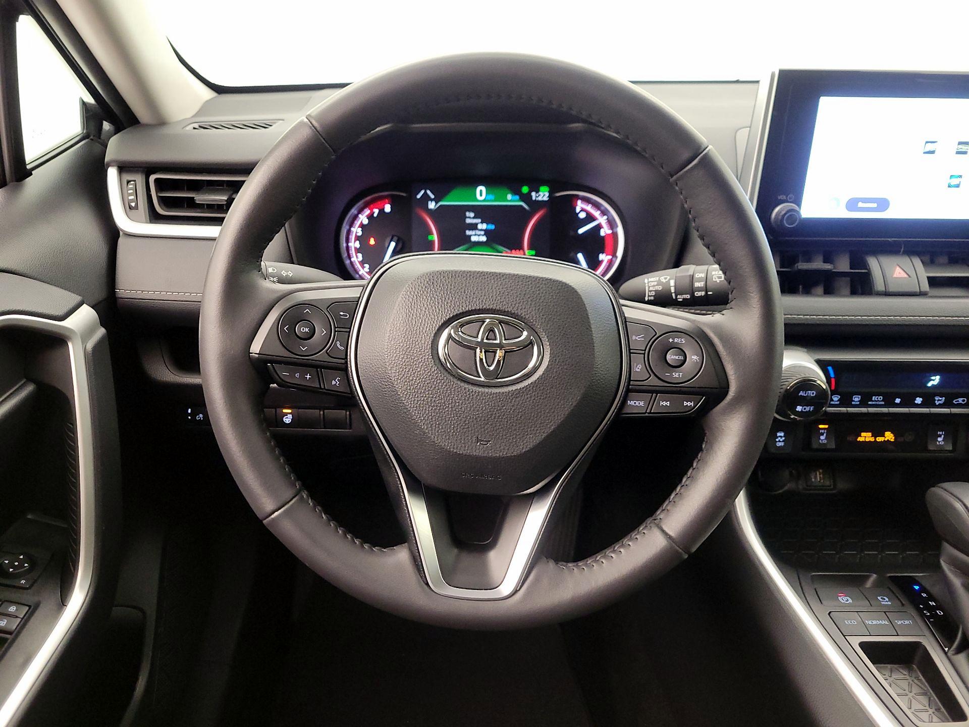 Thumbnail: 2025 Toyota RAV4 - 10