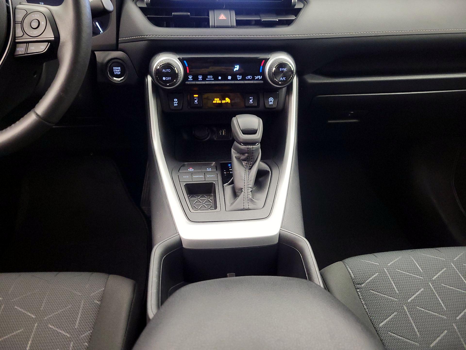 Thumbnail: 2025 Toyota RAV4 - 18