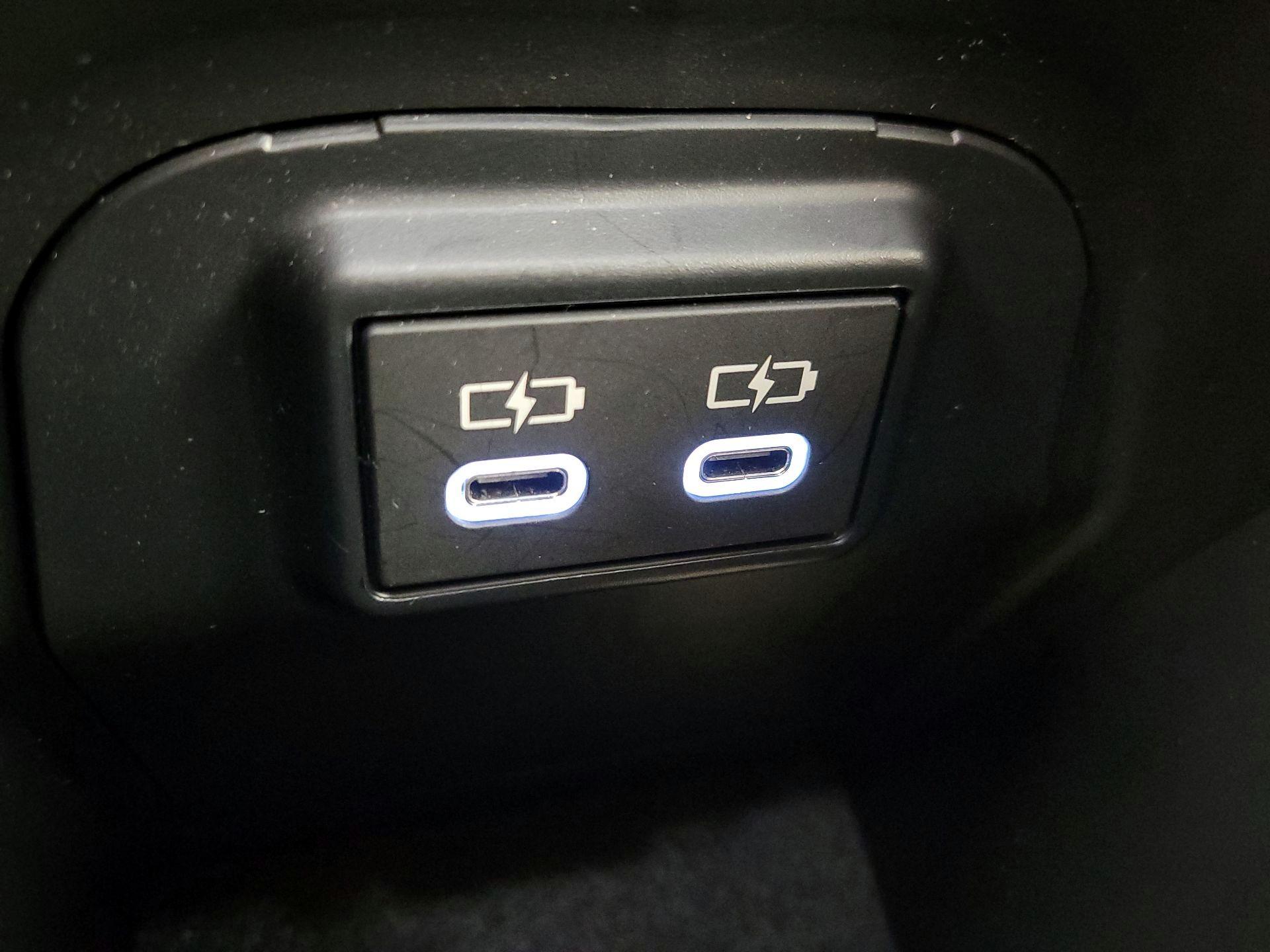 Thumbnail: 2025 Toyota RAV4 - 19