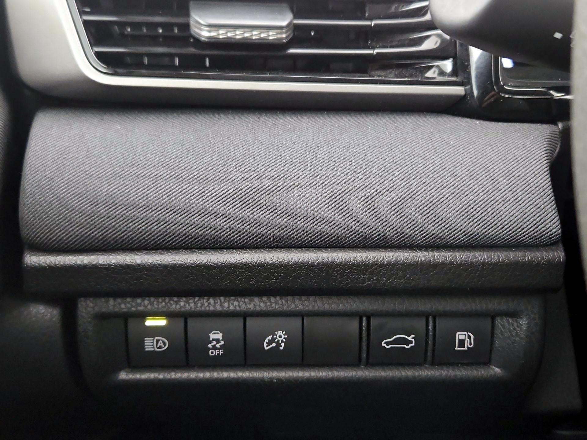 Thumbnail: 2025 Toyota Camry - 13