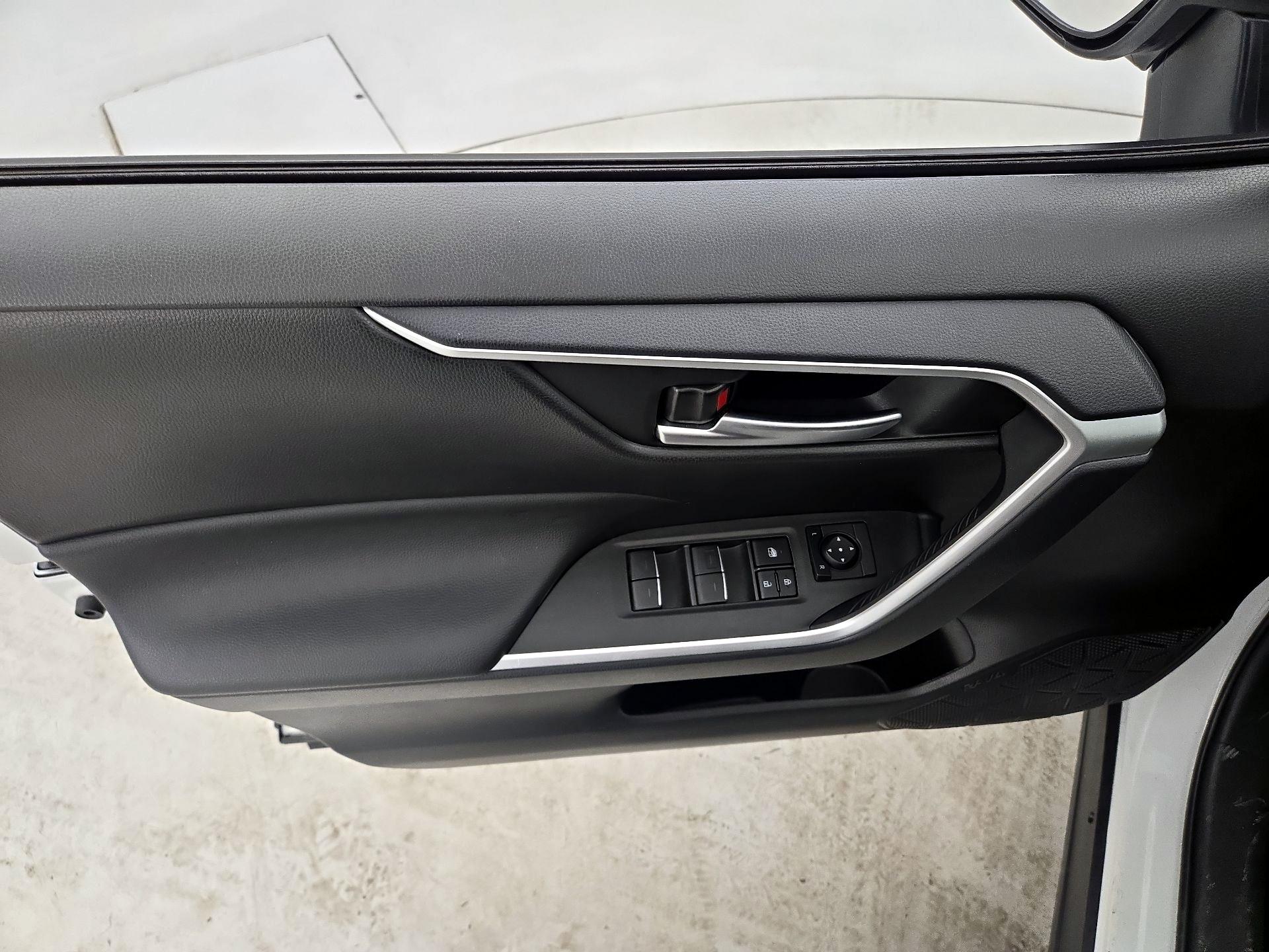 Thumbnail: 2025 Toyota RAV4 - 12