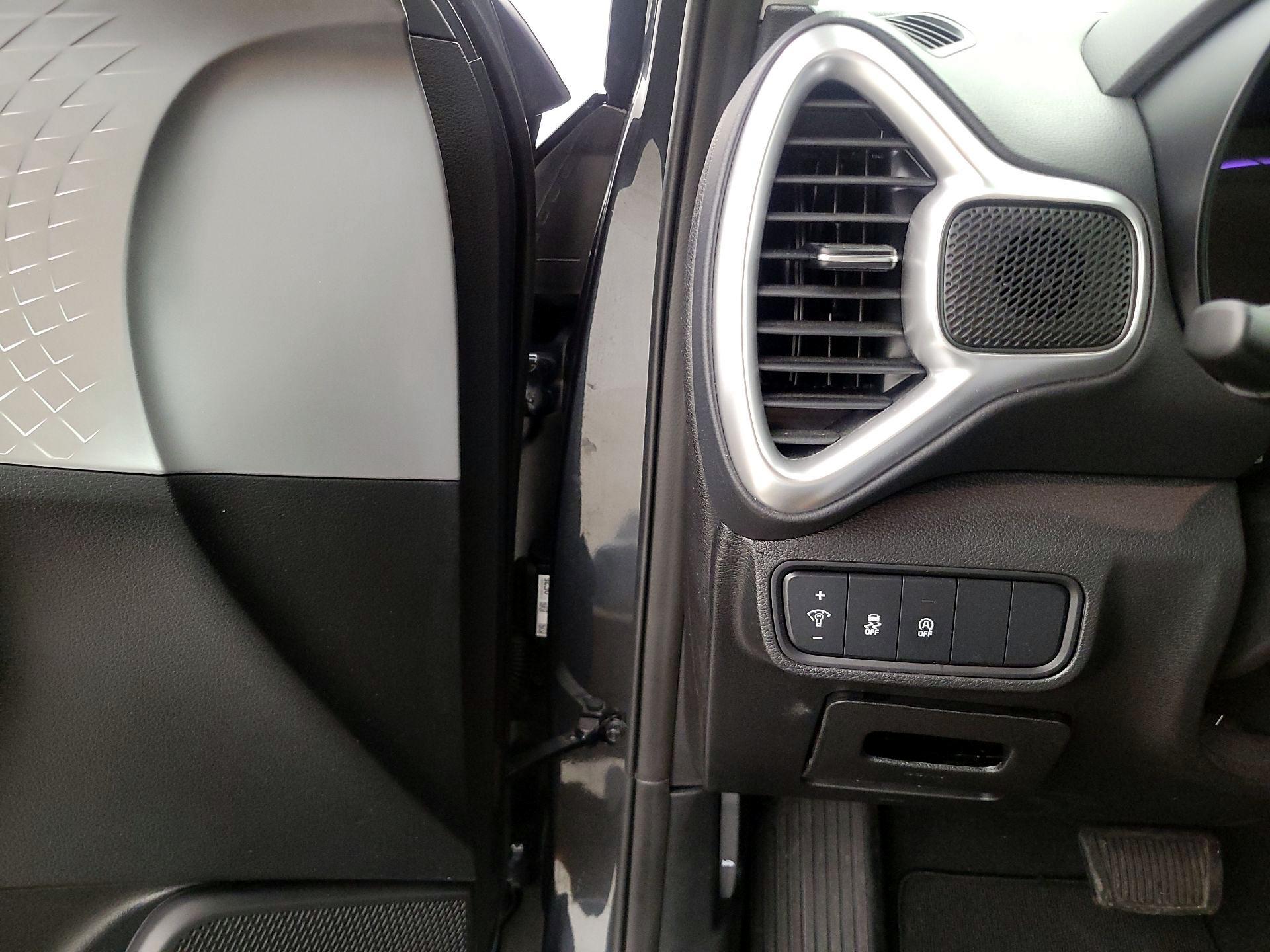 Thumbnail: 2025 Kia Soul - 13