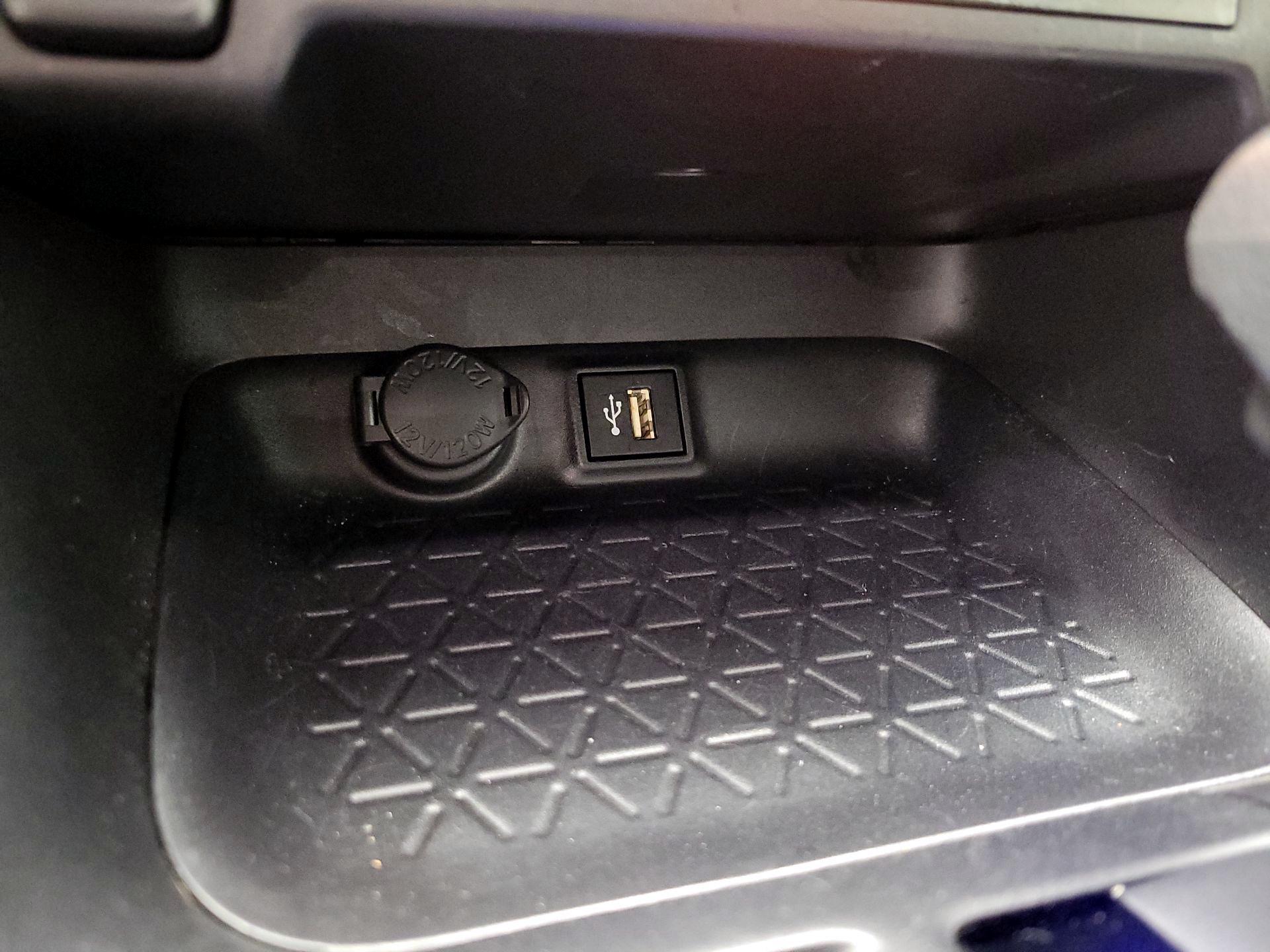 Thumbnail: 2025 Toyota RAV4 - 18