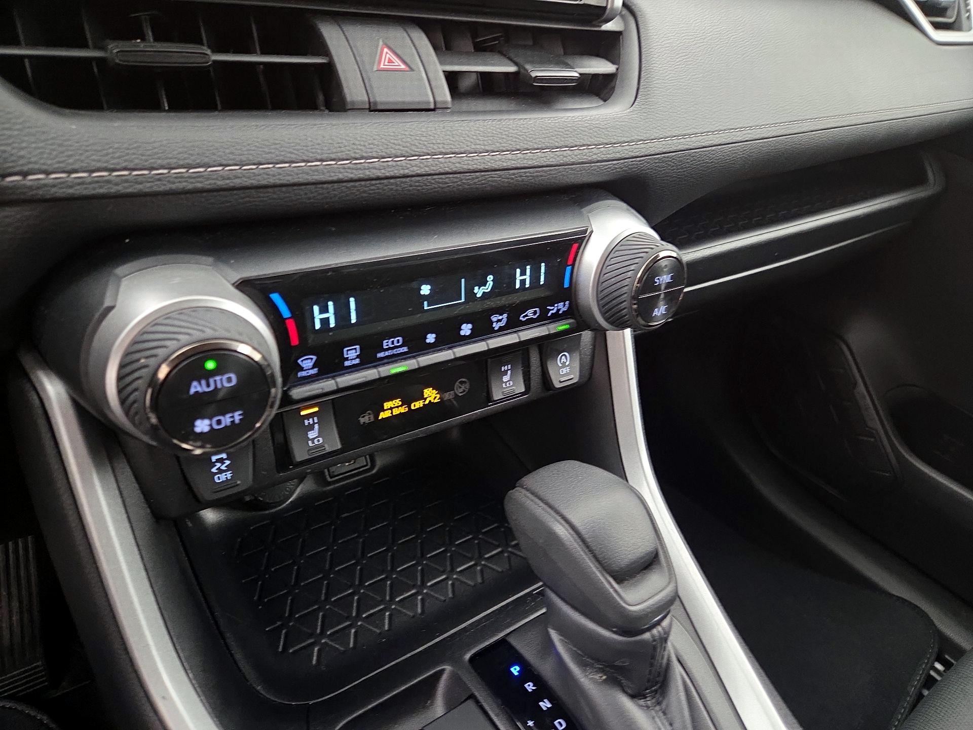 Thumbnail: 2025 Toyota RAV4 - 16