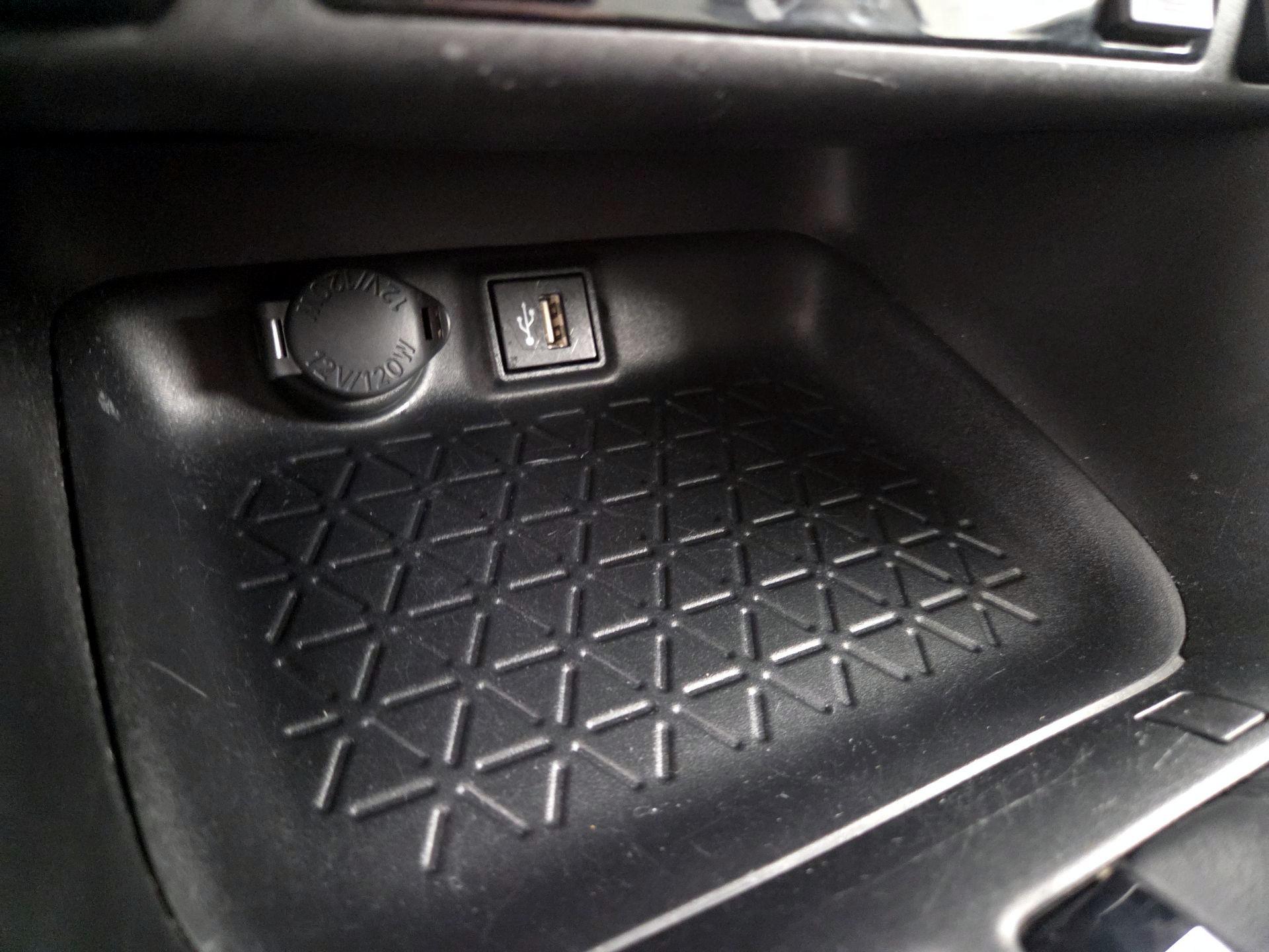 Thumbnail: 2025 Toyota RAV4 - 18