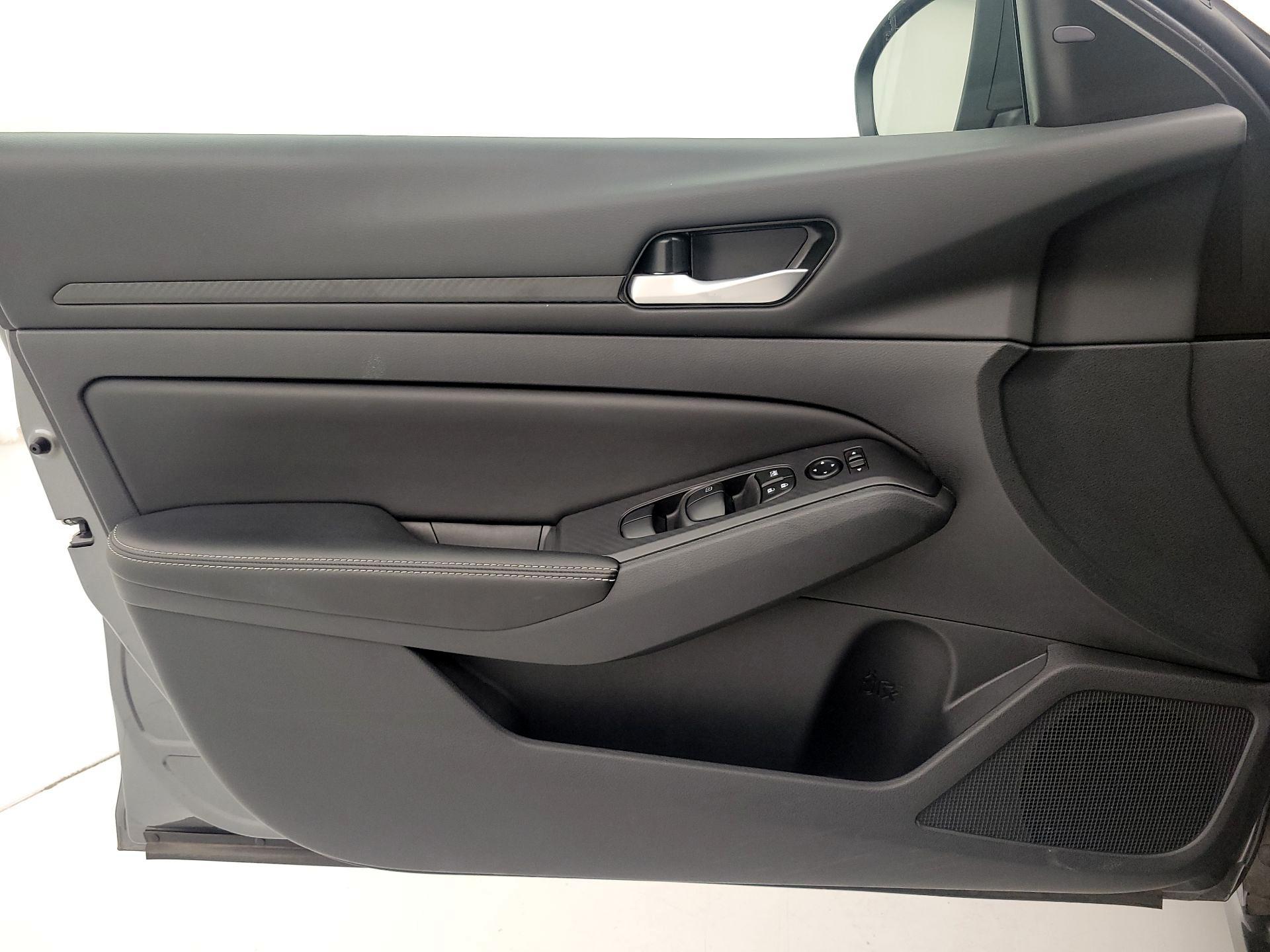 Thumbnail: 2025 Nissan Altima - 12