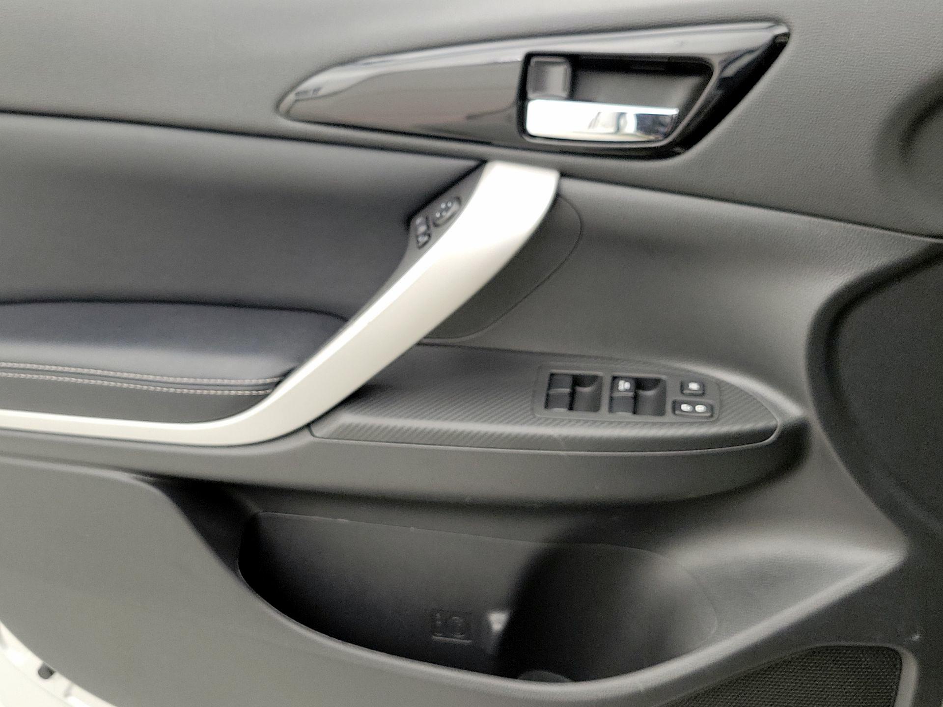 Thumbnail: 2023 Mitsubishi Eclipse Cross - 12