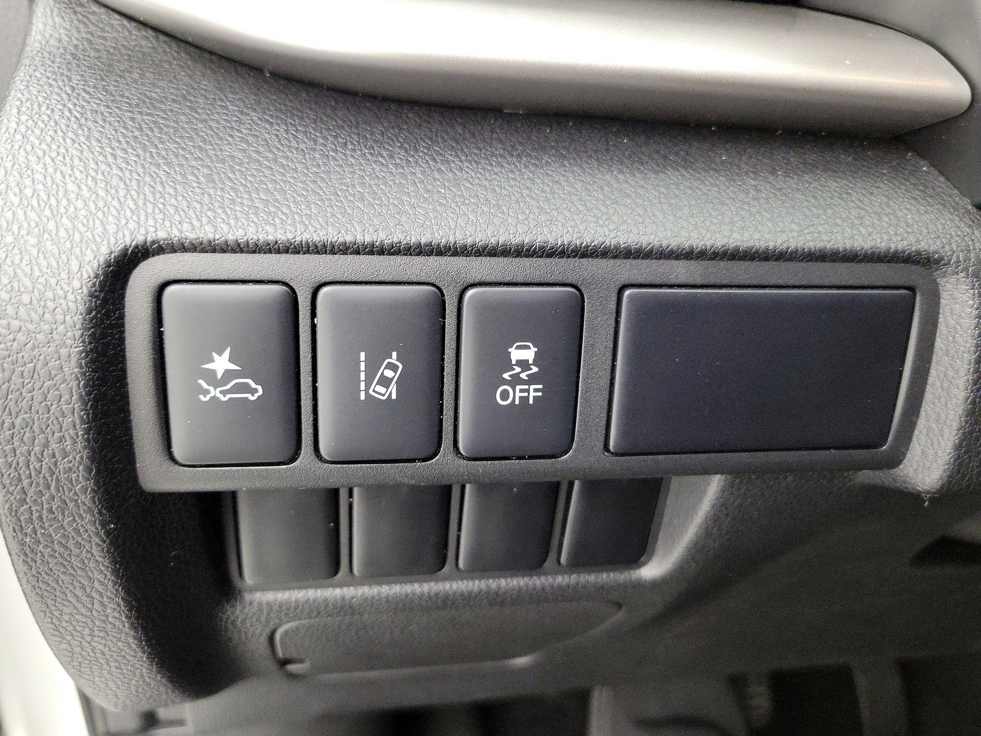 Thumbnail: 2023 Mitsubishi Eclipse Cross - 13