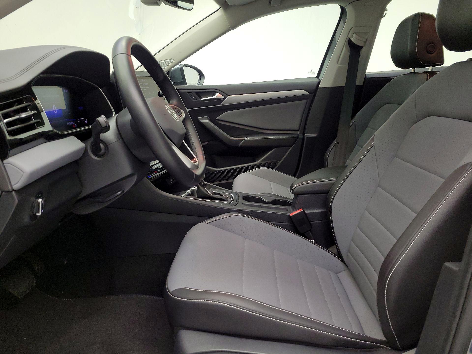 Thumbnail: 2025 Volkswagen Jetta - 9