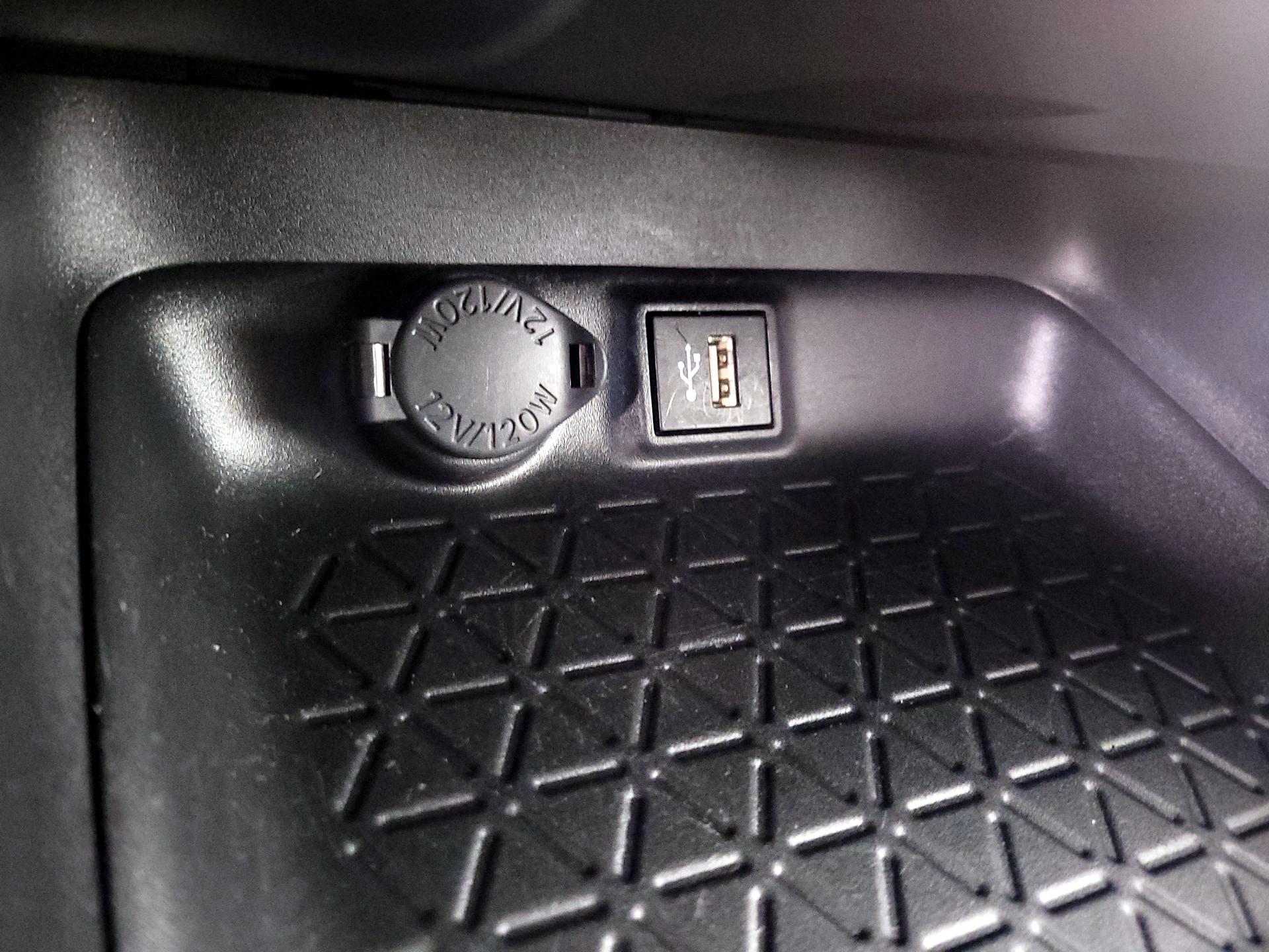 Thumbnail: 2025 Toyota RAV4 - 19