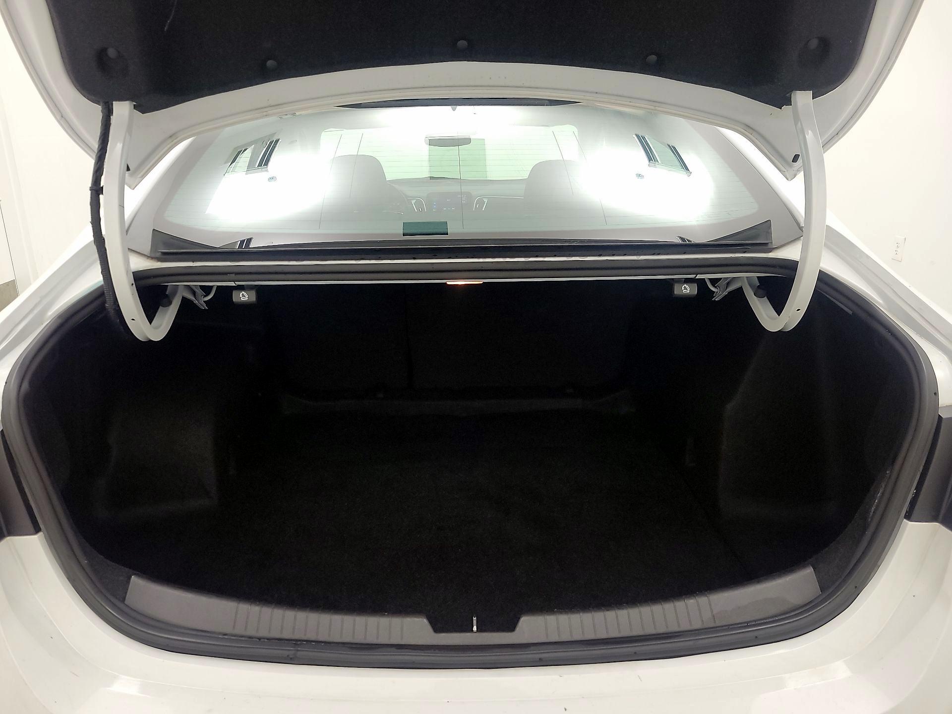 Thumbnail: 2024 Chevrolet Malibu - 19