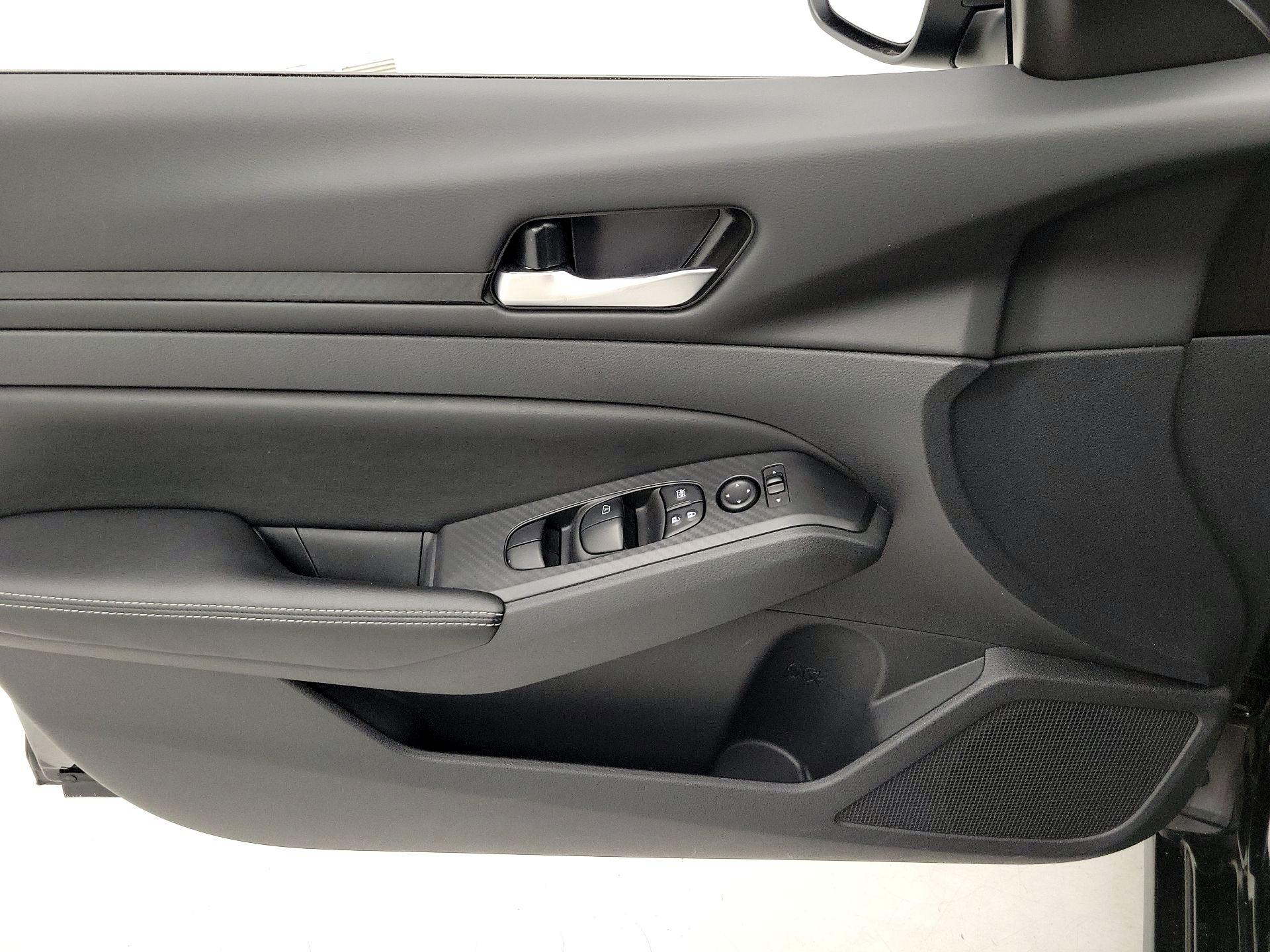 Thumbnail: 2025 Nissan Altima - 12