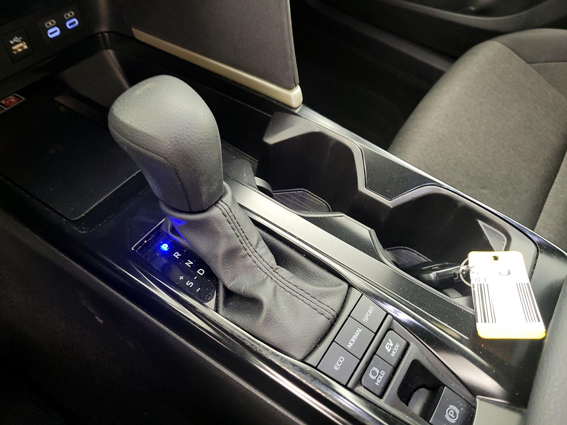 Thumbnail: 2025 Toyota Camry - 17