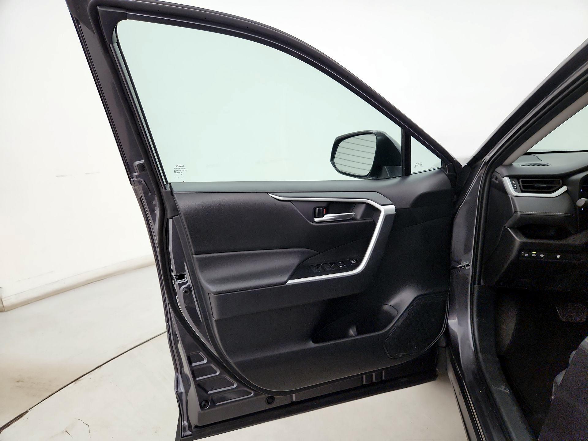 Thumbnail: 2025 Toyota RAV4 - 12