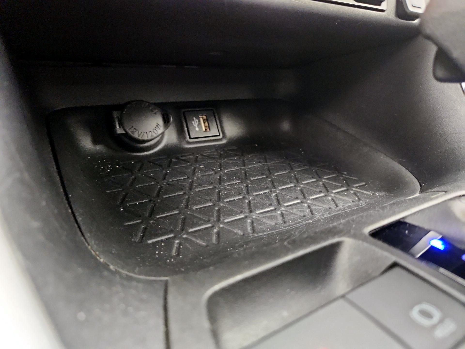 Thumbnail: 2025 Toyota RAV4 - 18