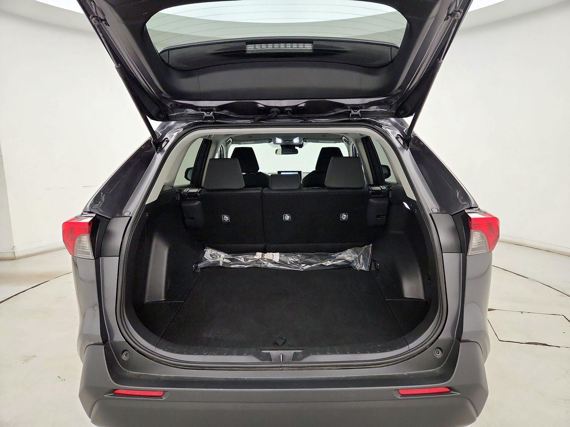 Thumbnail: 2025 Toyota RAV4 - 20