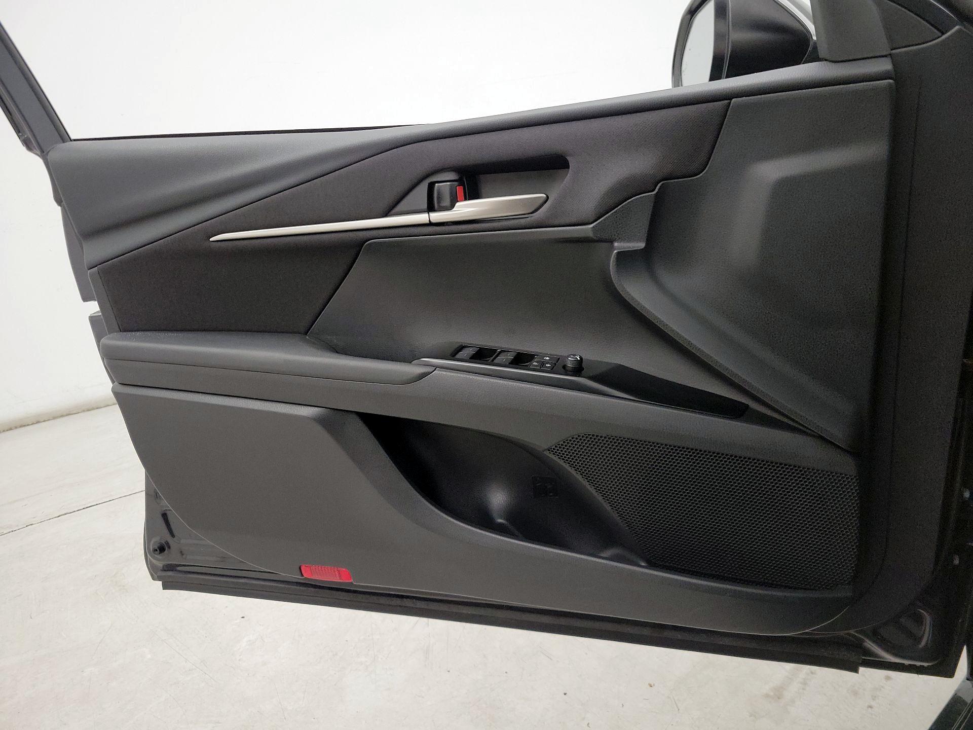 Thumbnail: 2025 Toyota Camry - 12