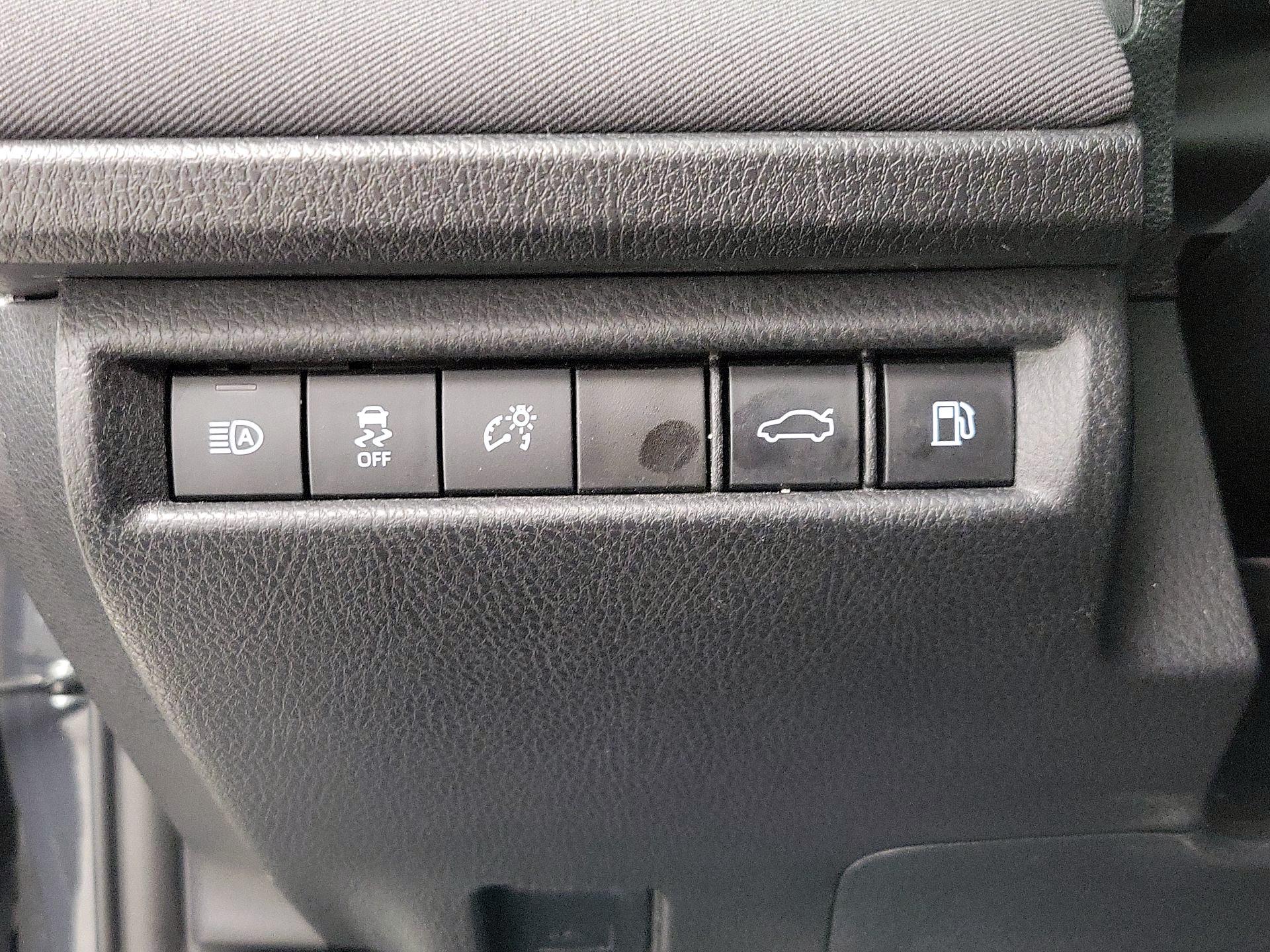 Thumbnail: 2025 Toyota Camry - 13