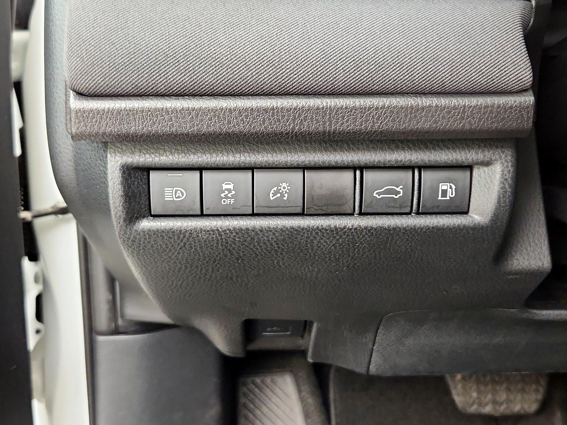 Thumbnail: 2025 Toyota Camry - 13