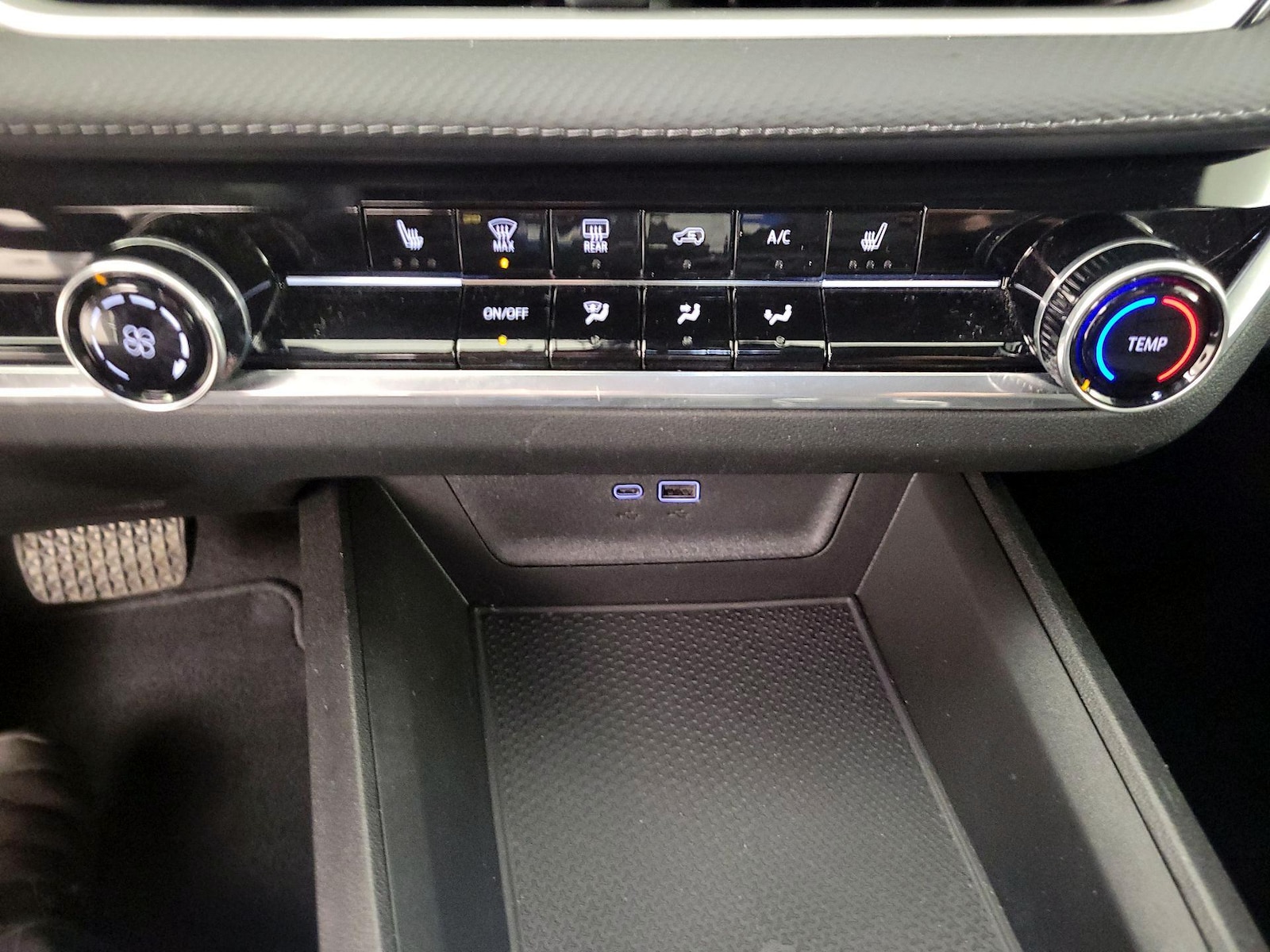 2025 Chevrolet Equinox LT - Photo 18