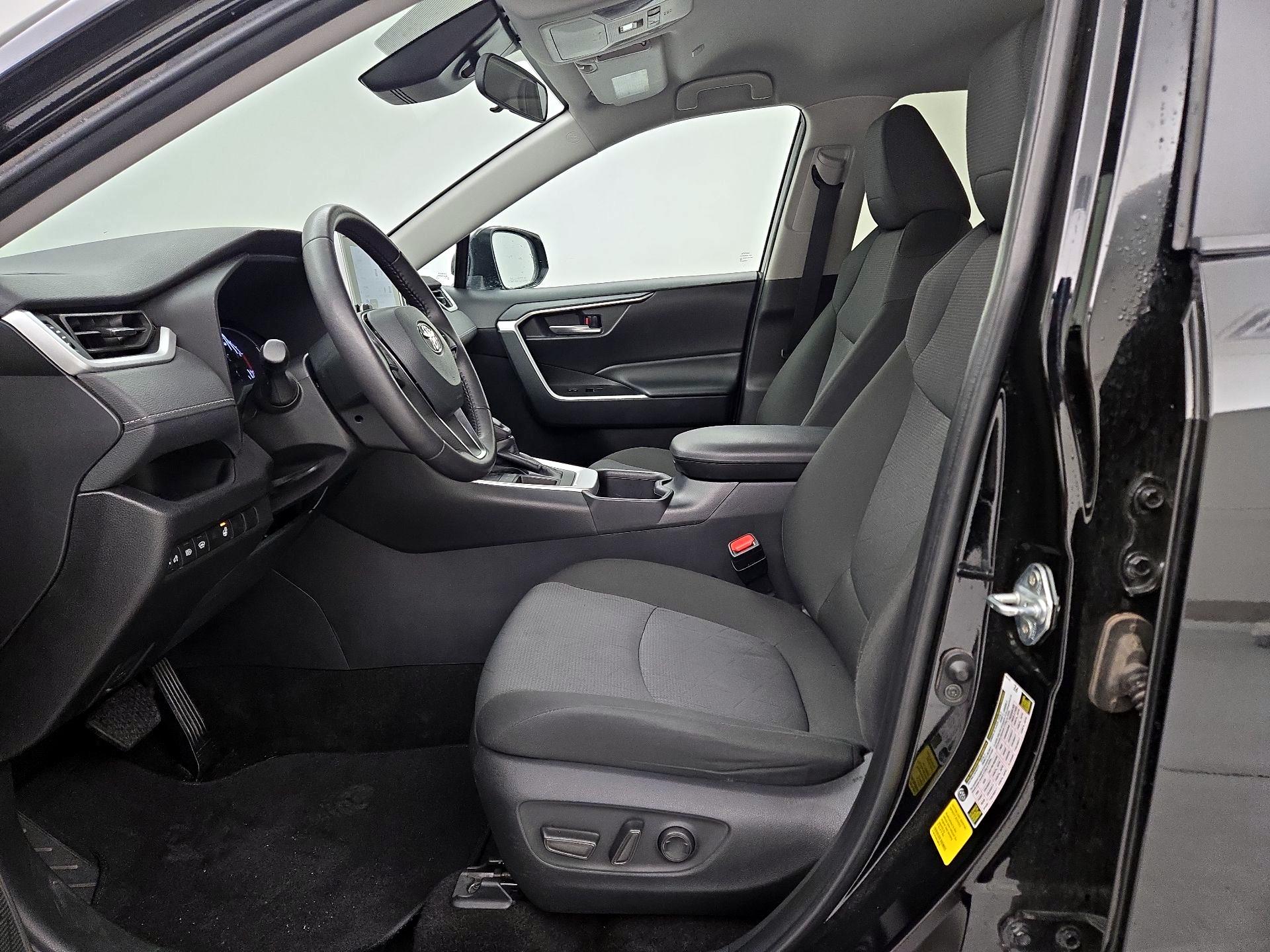 Thumbnail: 2025 Toyota RAV4 - 11