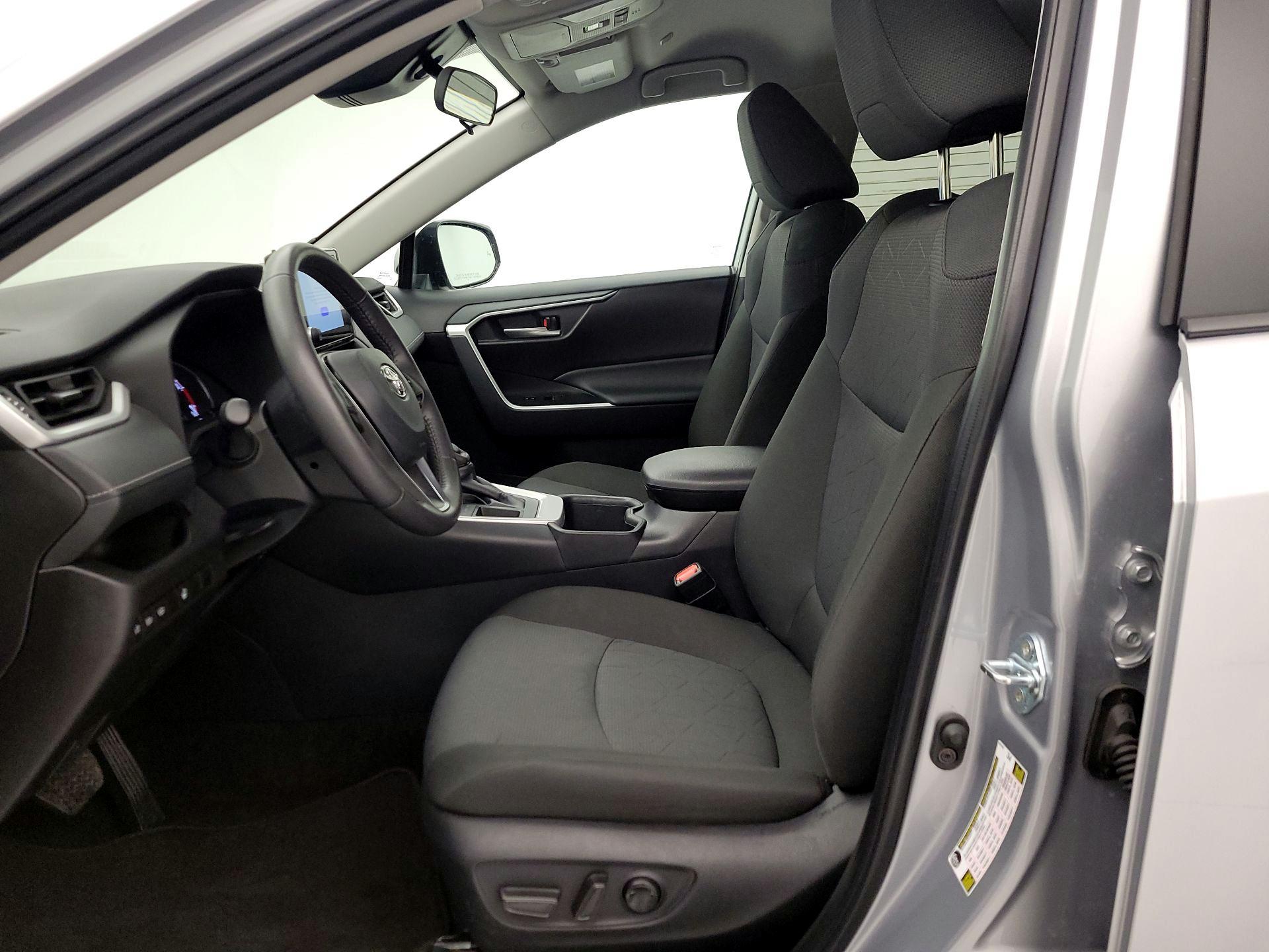 Thumbnail: 2025 Toyota RAV4 - 11