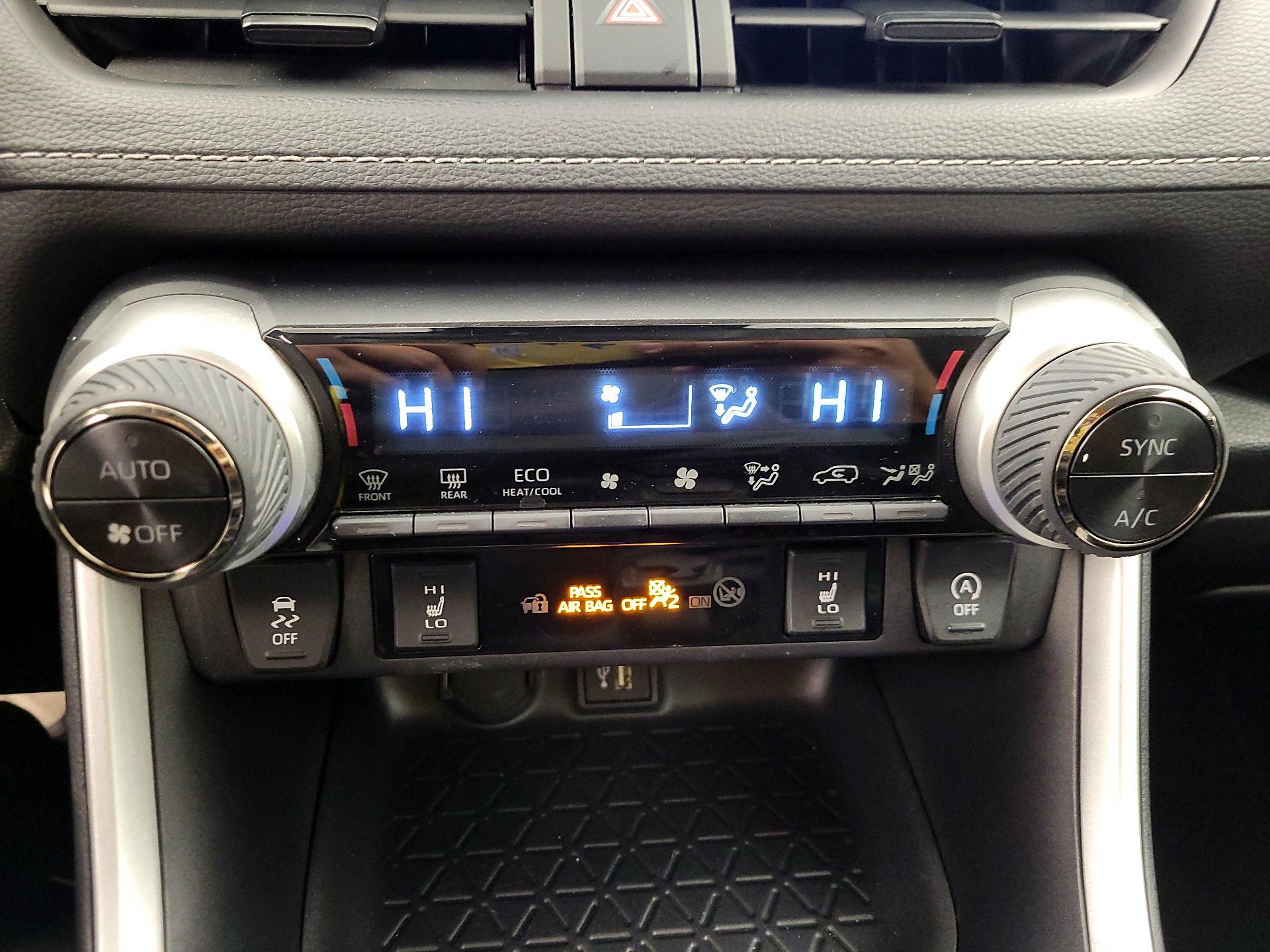 Thumbnail: 2025 Toyota RAV4 - 16