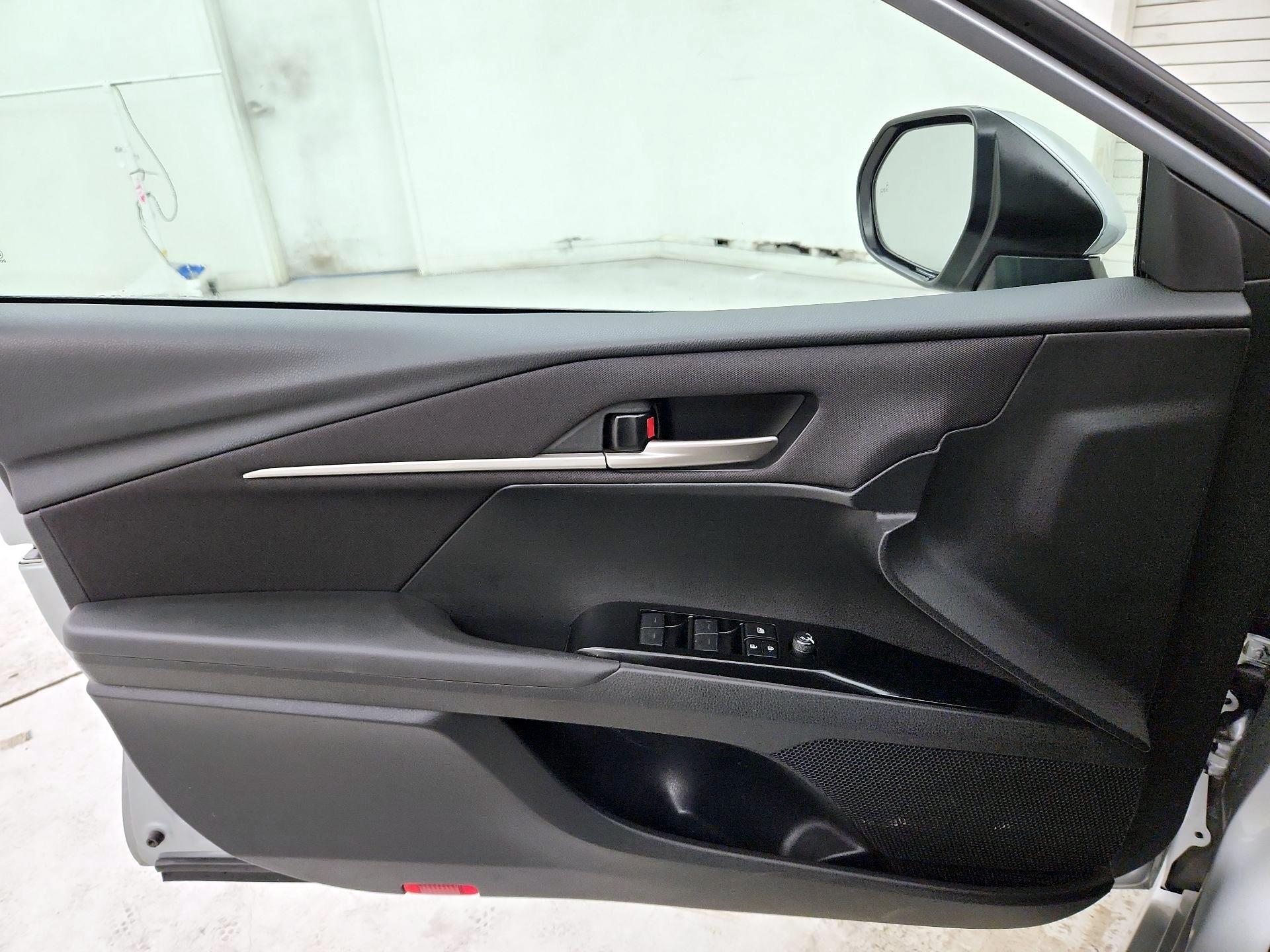 Thumbnail: 2025 Toyota Camry - 12