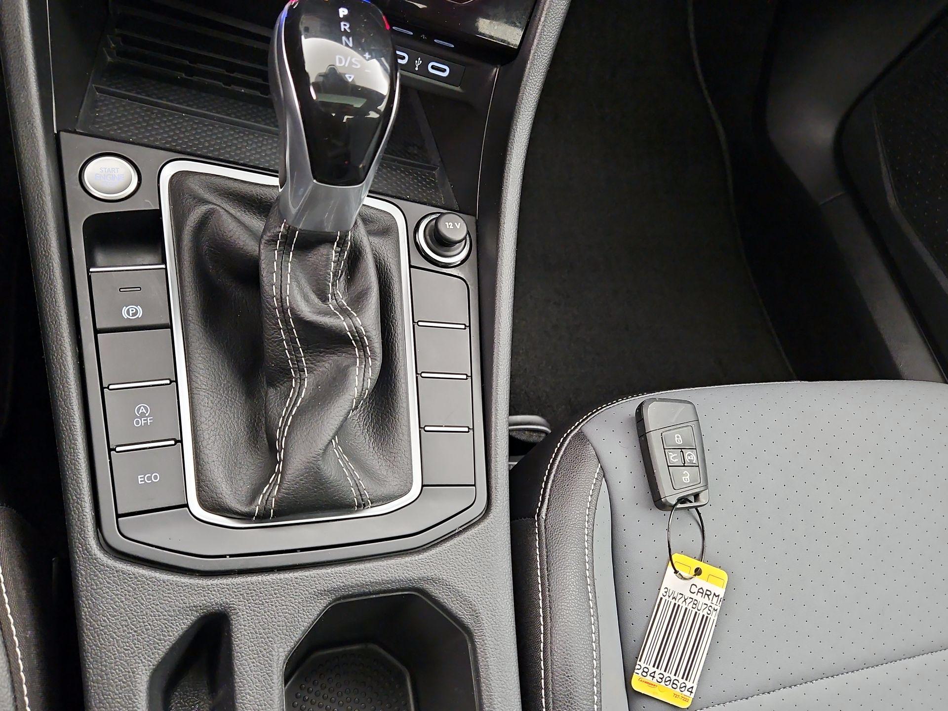 Thumbnail: 2025 Volkswagen Jetta - 17