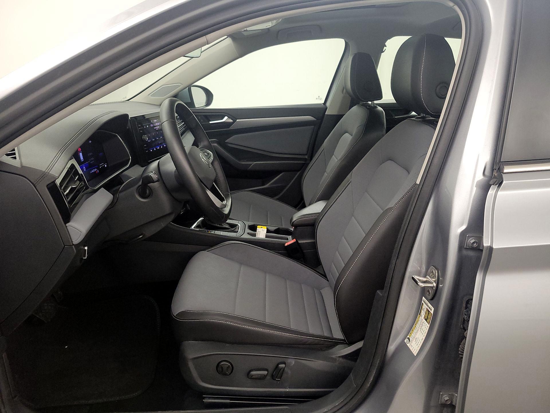 Thumbnail: 2025 Volkswagen Jetta - 11