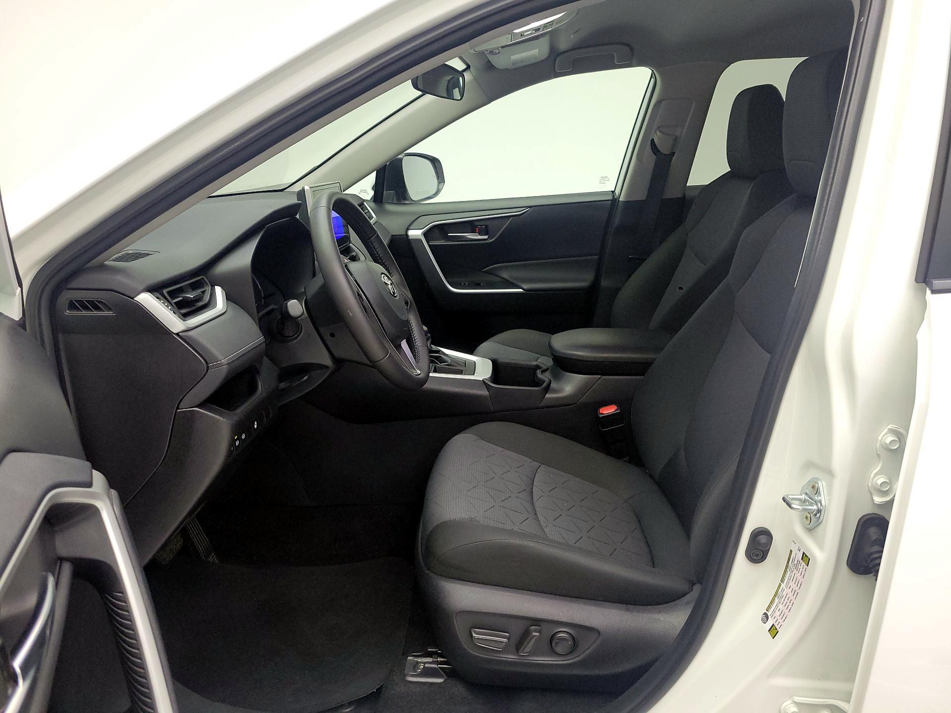 Thumbnail: 2025 Toyota RAV4 - 9