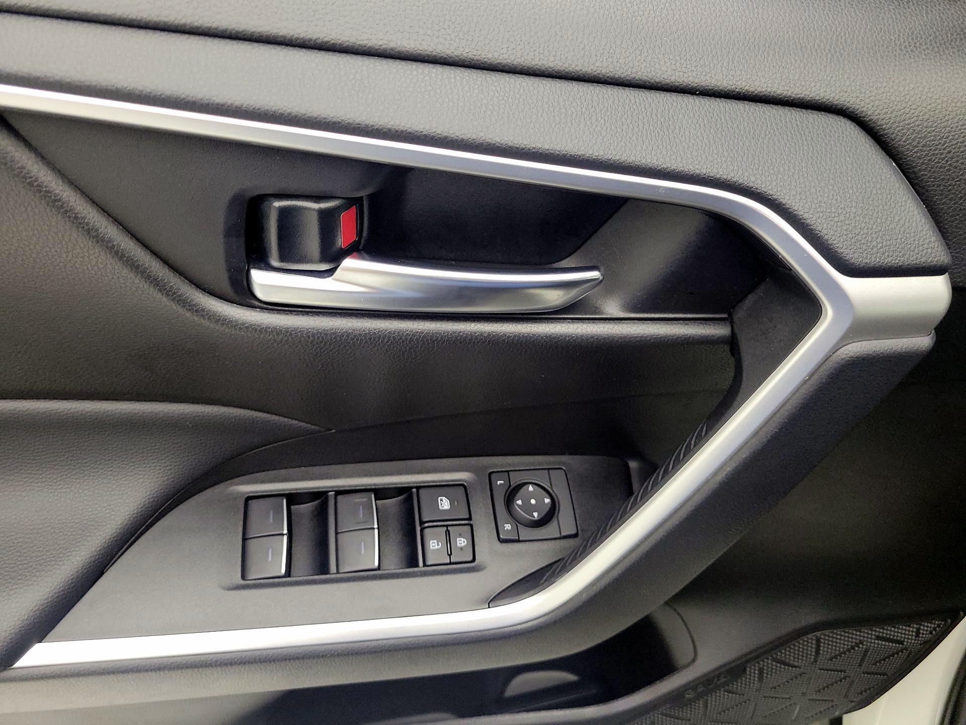 Thumbnail: 2025 Toyota RAV4 - 10