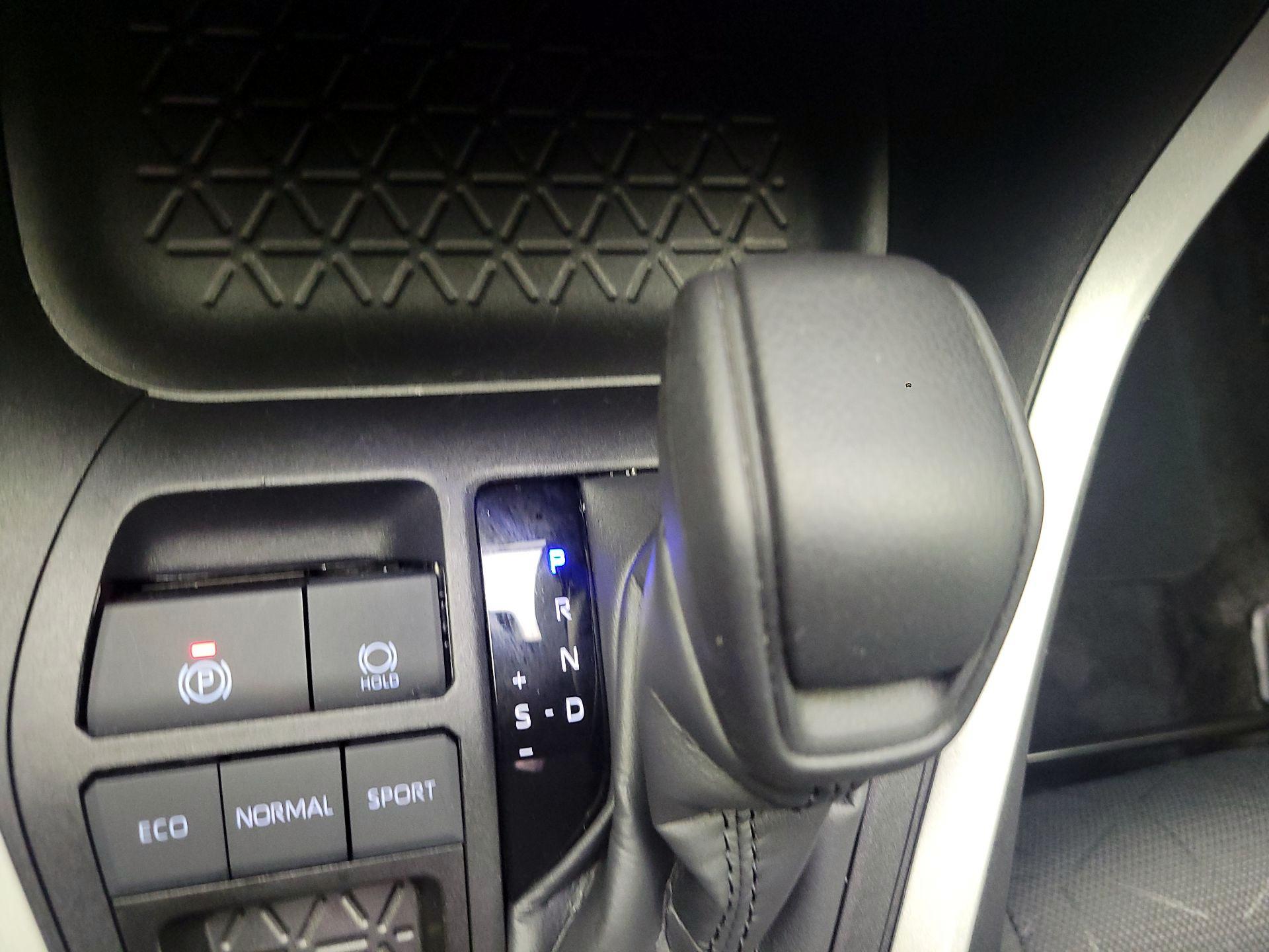 Thumbnail: 2025 Toyota RAV4 - 16