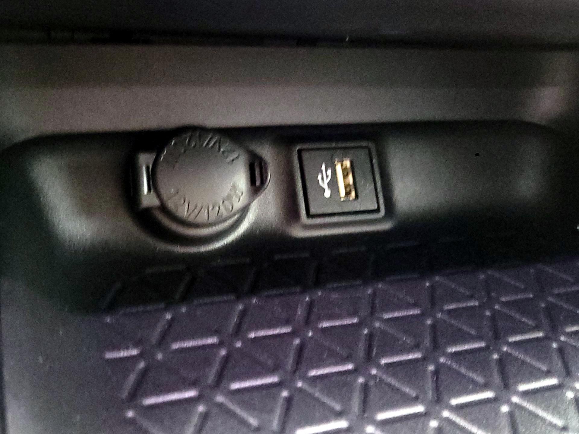 Thumbnail: 2025 Toyota RAV4 - 17