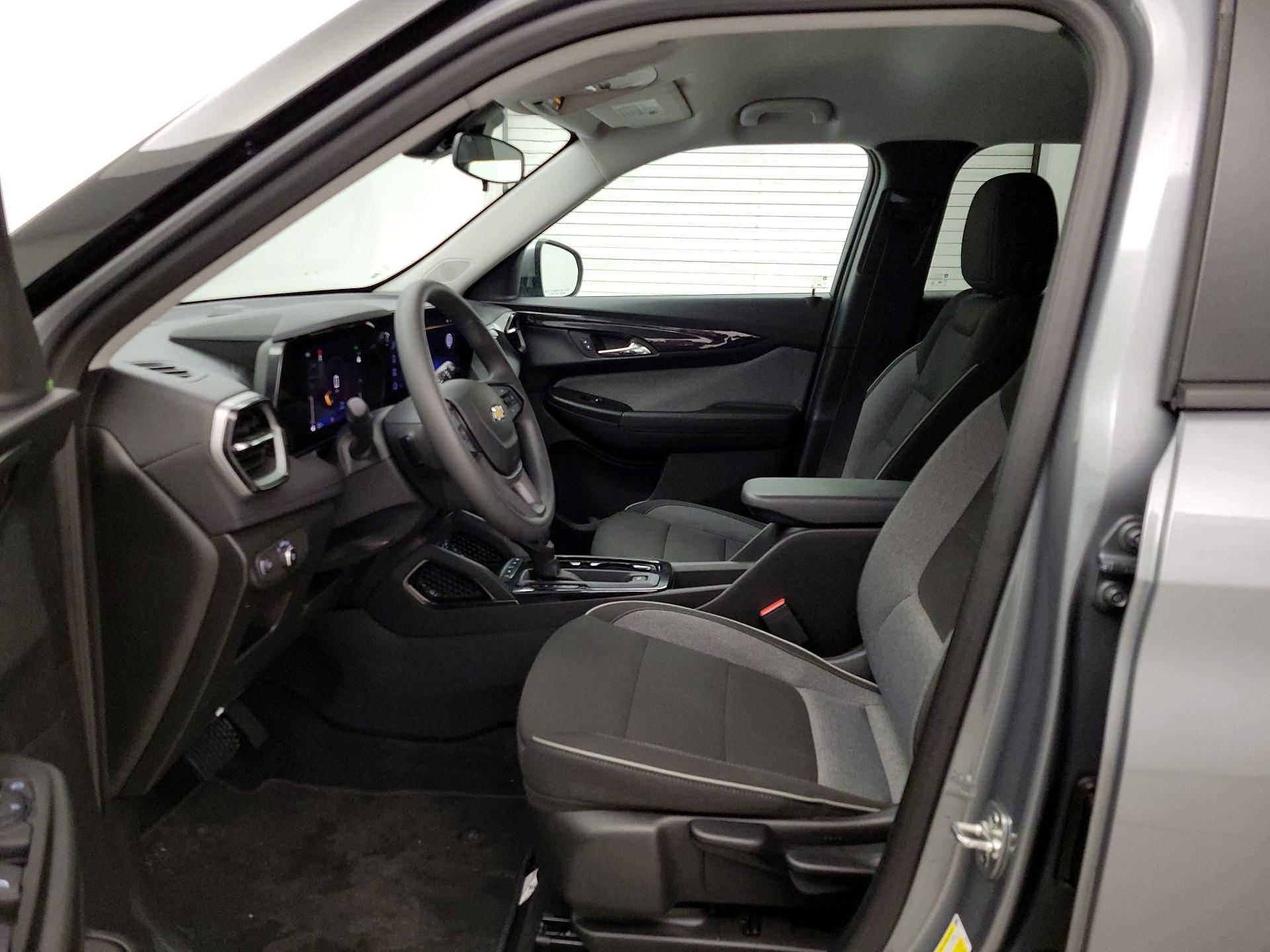 Thumbnail: 2025 Chevrolet TrailBlazer - 11