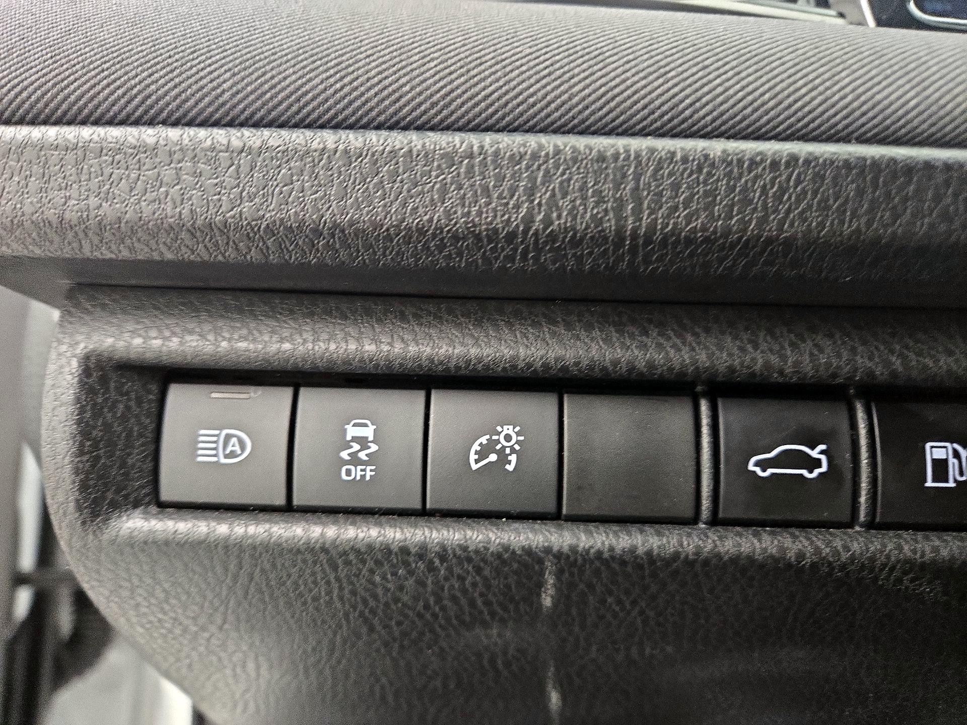 Thumbnail: 2025 Toyota Camry - 13