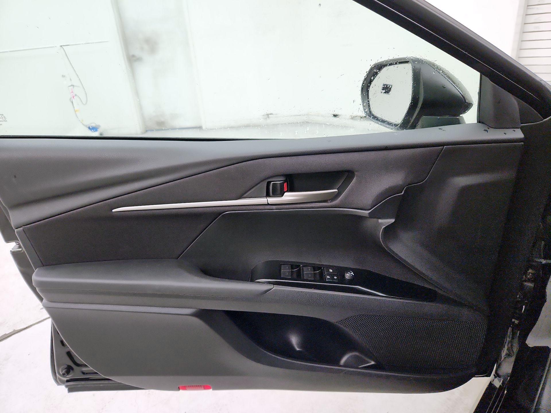 Thumbnail: 2025 Toyota Camry - 12