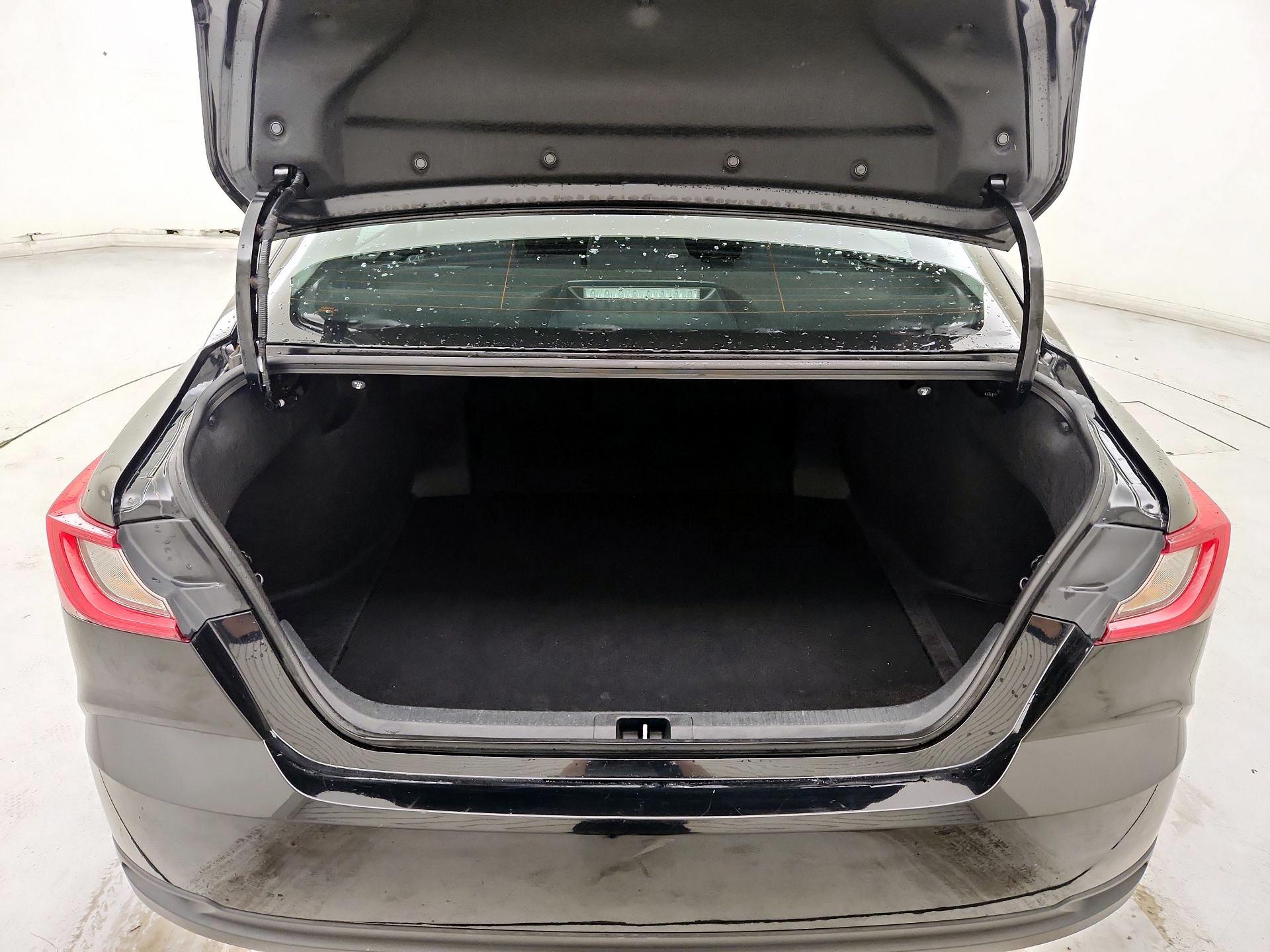 Thumbnail: 2025 Toyota Camry - 20