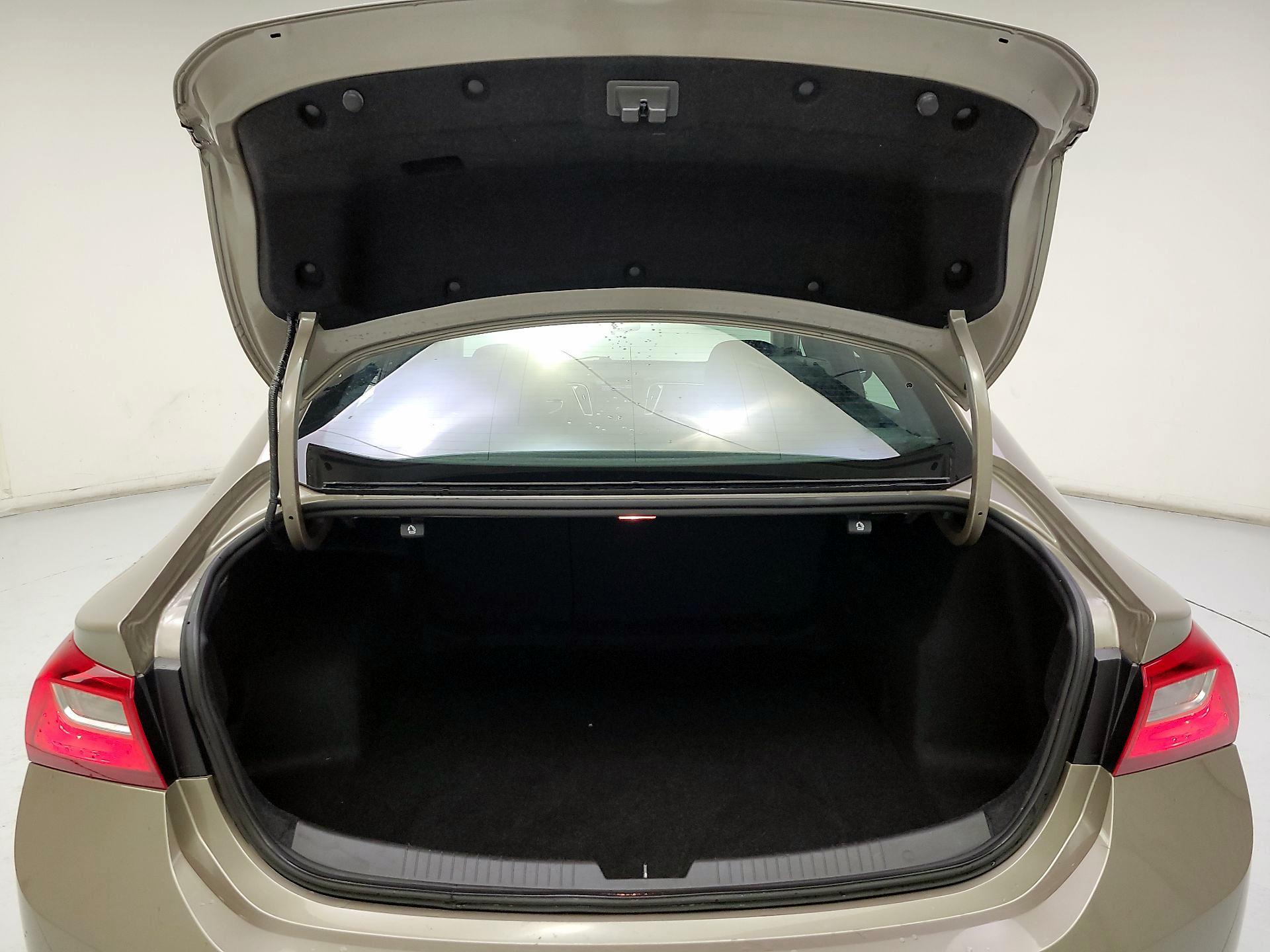 Thumbnail: 2024 Chevrolet Malibu - 20