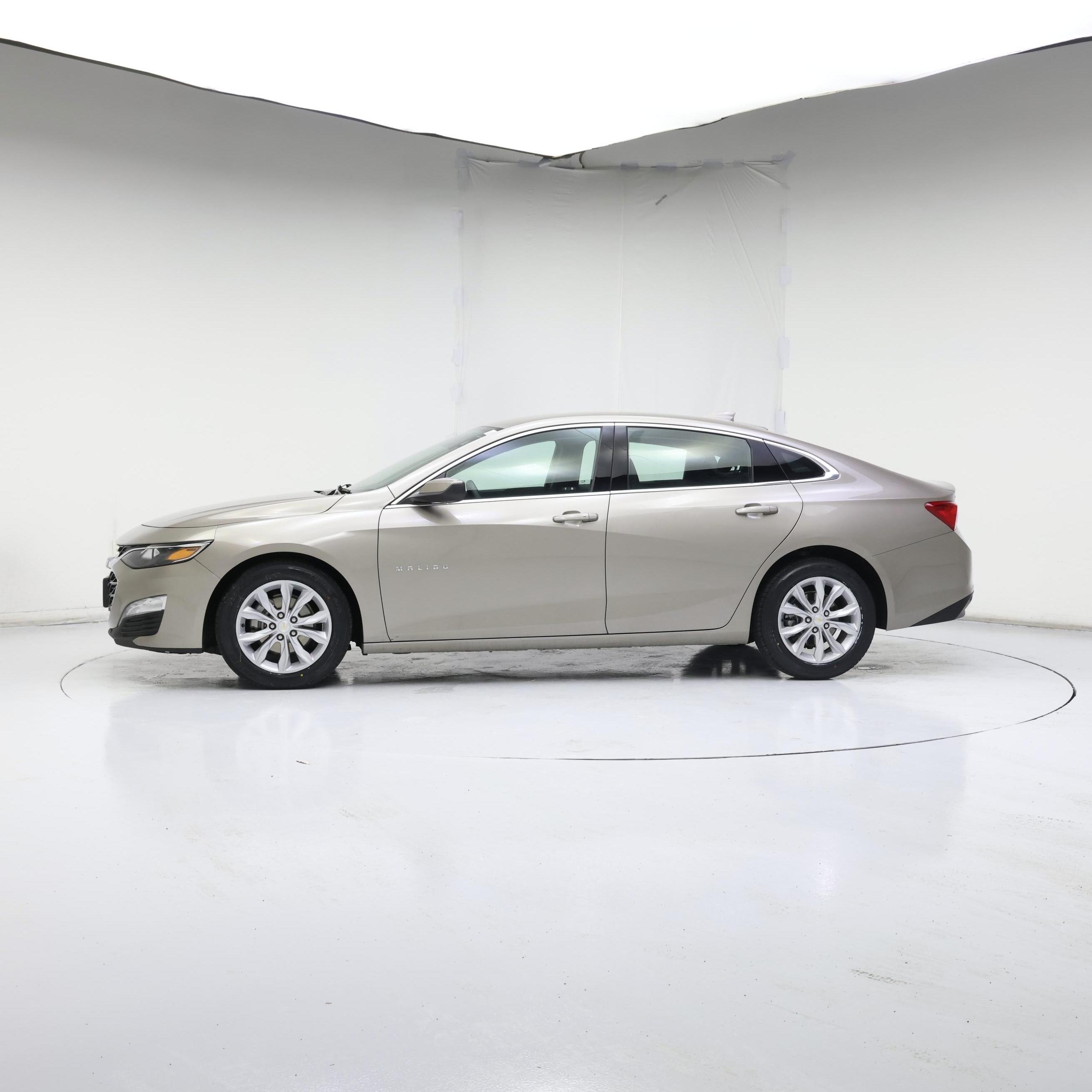 Thumbnail: 2024 Chevrolet Malibu - 3