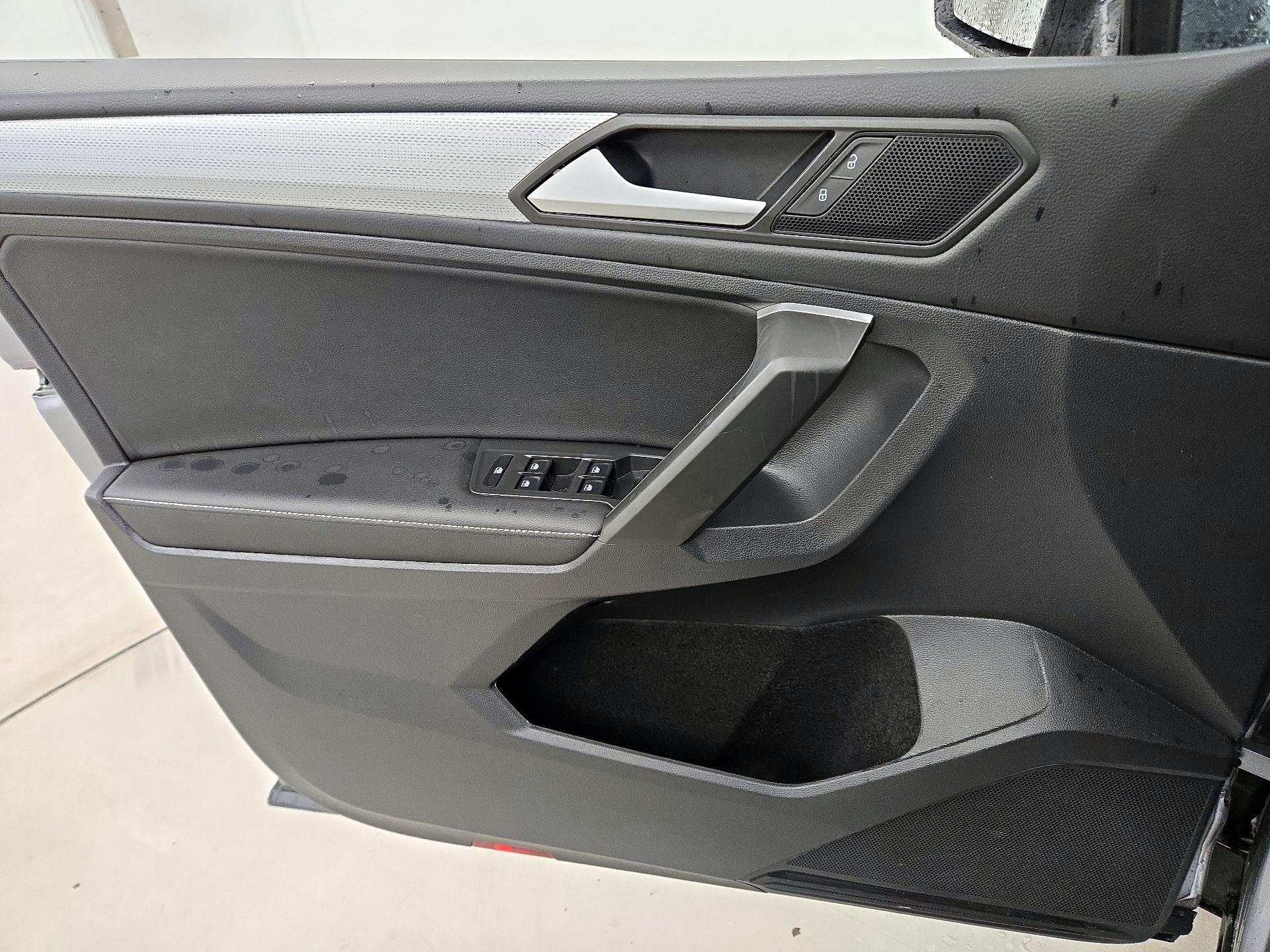 Thumbnail: 2024 Volkswagen Tiguan - 12