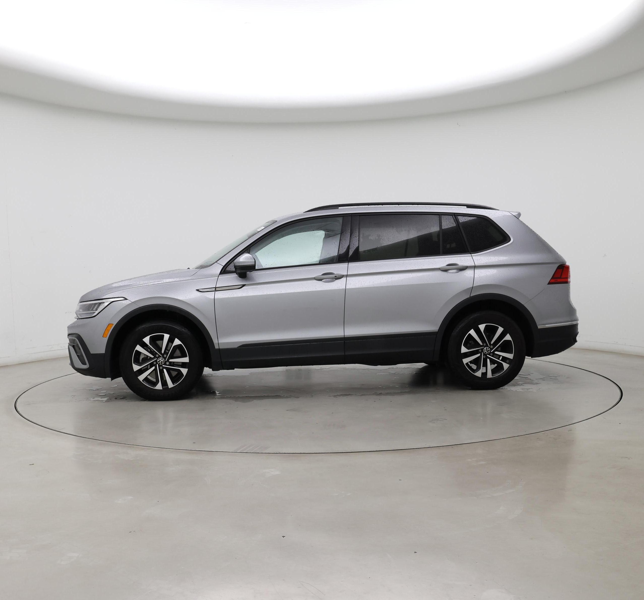 Thumbnail: 2024 Volkswagen Tiguan - 3