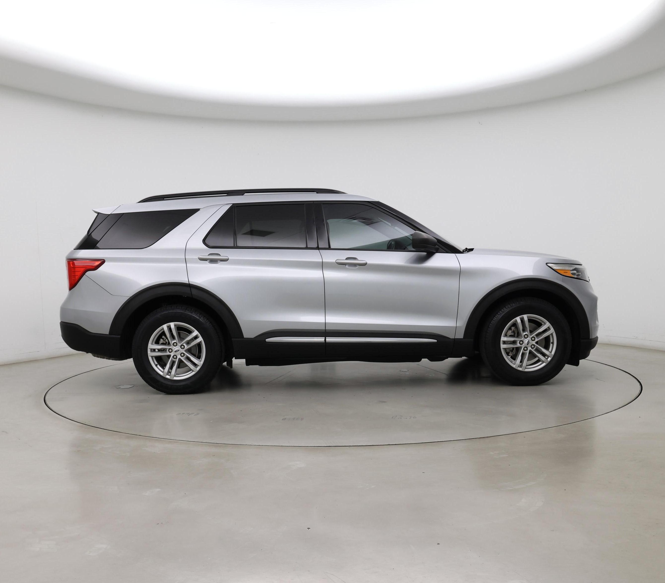 Thumbnail: 2022 Ford Explorer - 7