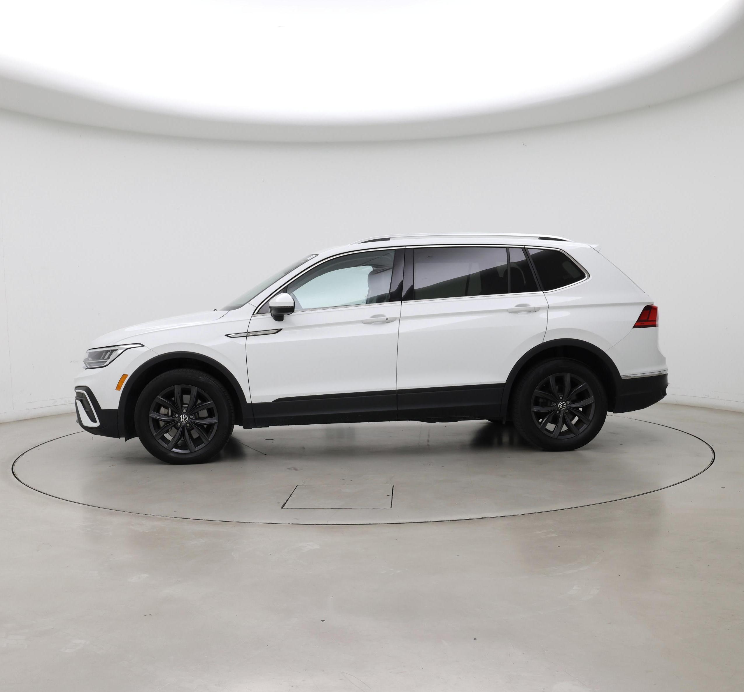 Thumbnail: 2024 Volkswagen Tiguan - 3