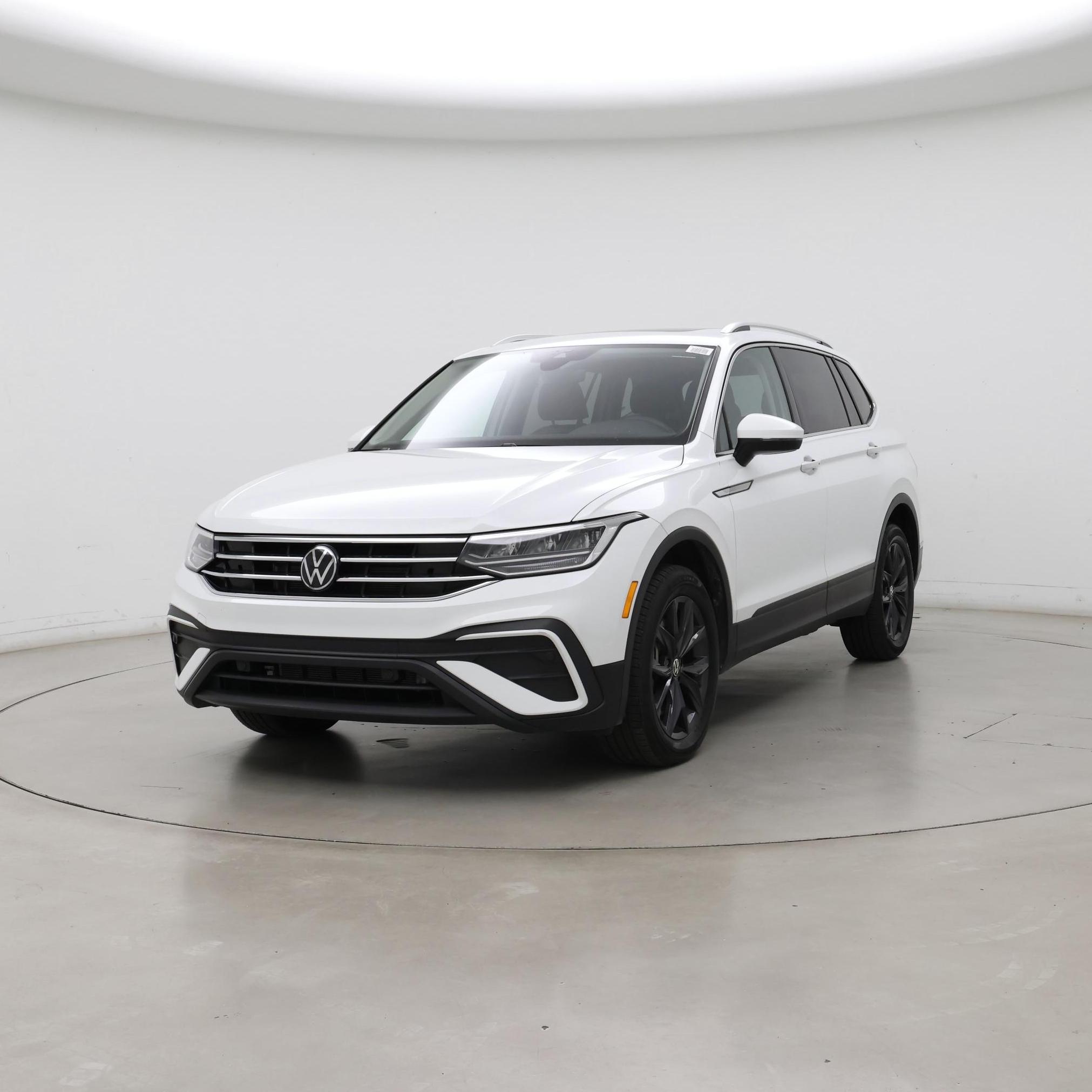 Thumbnail: 2024 Volkswagen Tiguan - 4