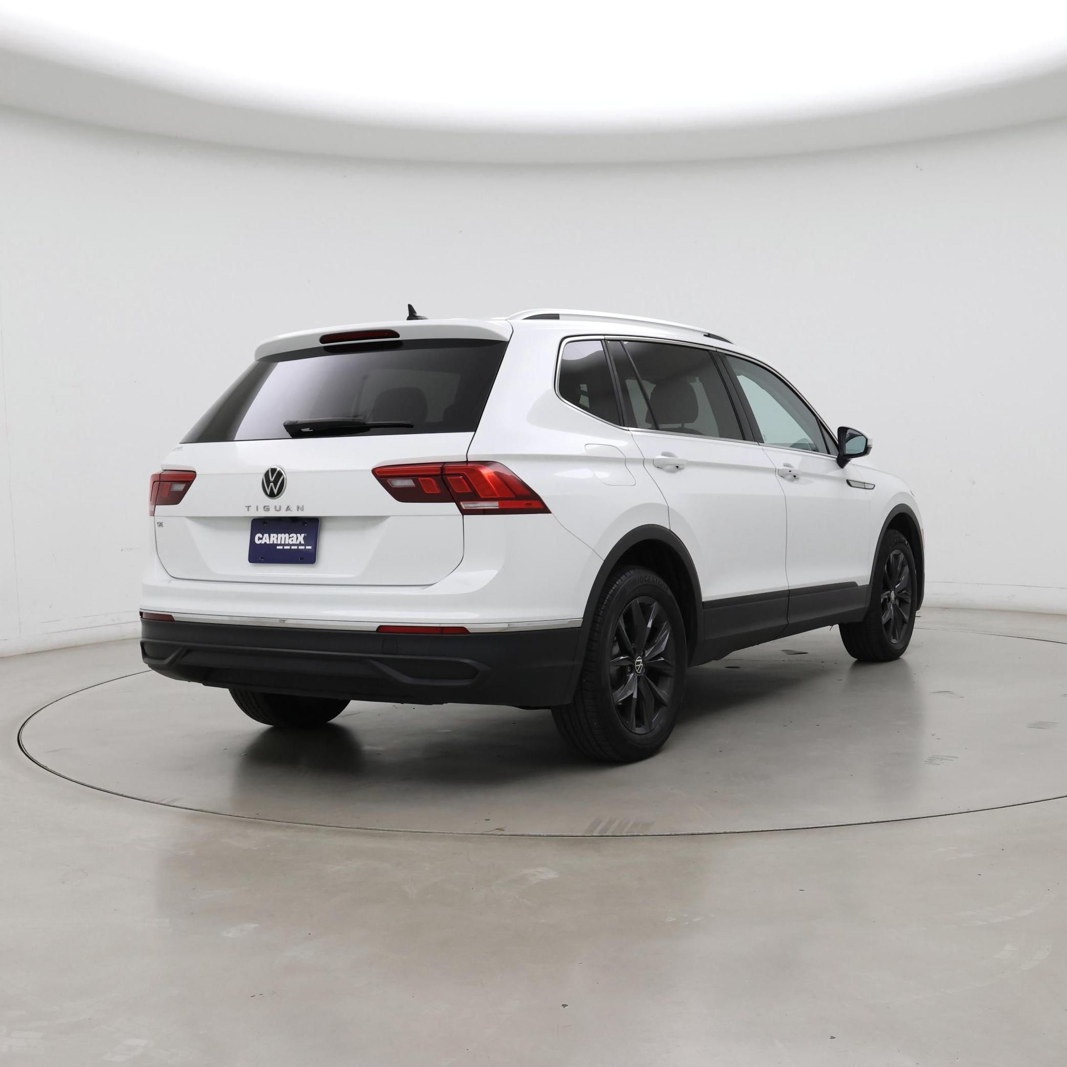 Thumbnail: 2024 Volkswagen Tiguan - 8